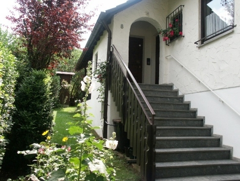 mit Garten und Terrasse