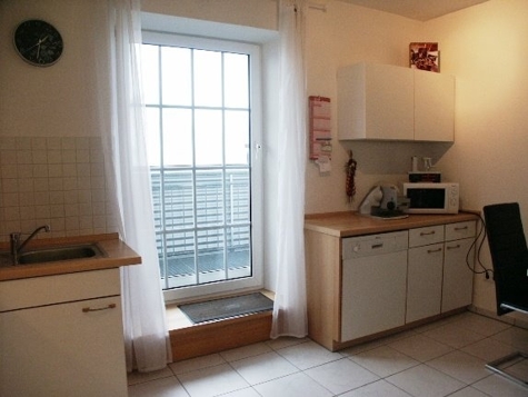 zum Balkon