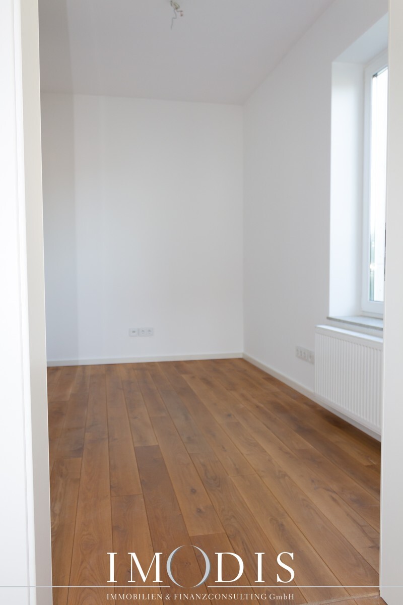 Zimmer 3 bsp. beg. Kleiderschrank