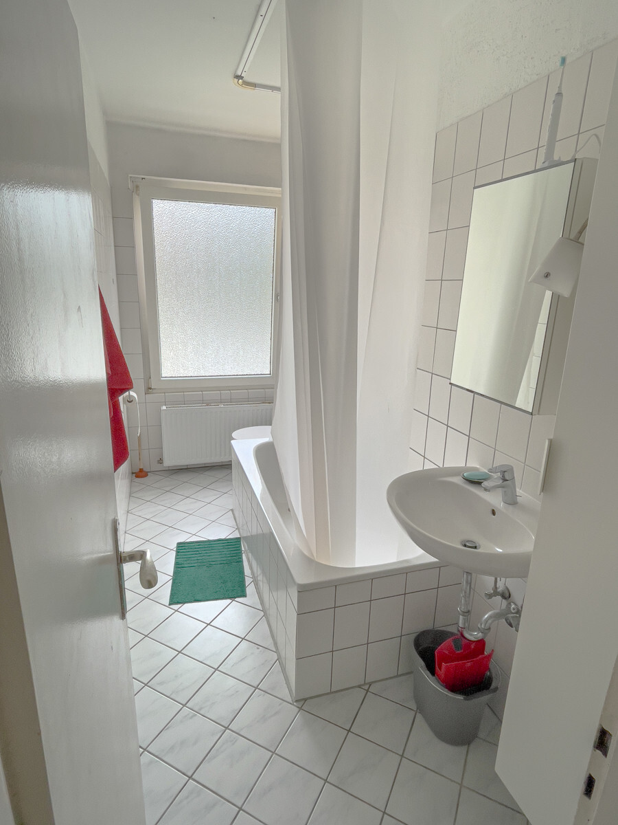 Wannenbad mit Fenster