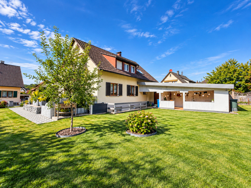 Sonniges Einfamilienhaus mit Gartenparadies