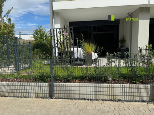 Terrasse zur Straße