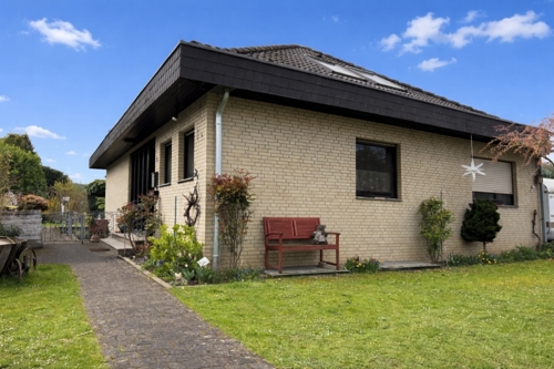 Haus Strassenansicht