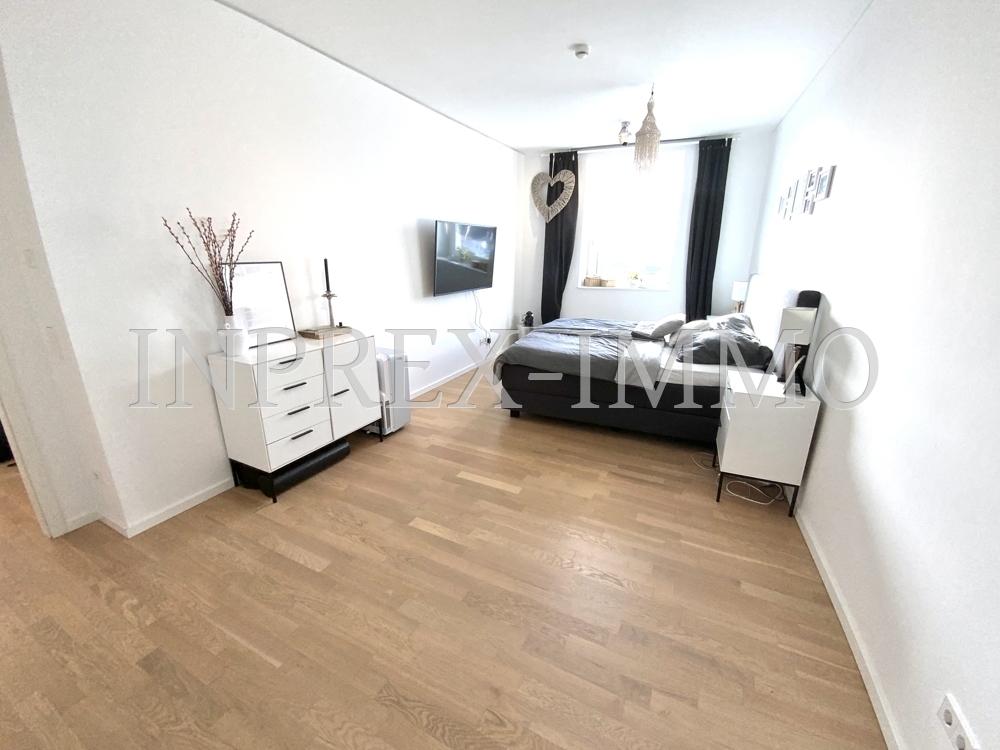2196 Hauptschlafzimmer