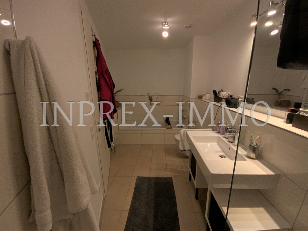 2196 Grosses Bad Wanne Dusche Teil 2