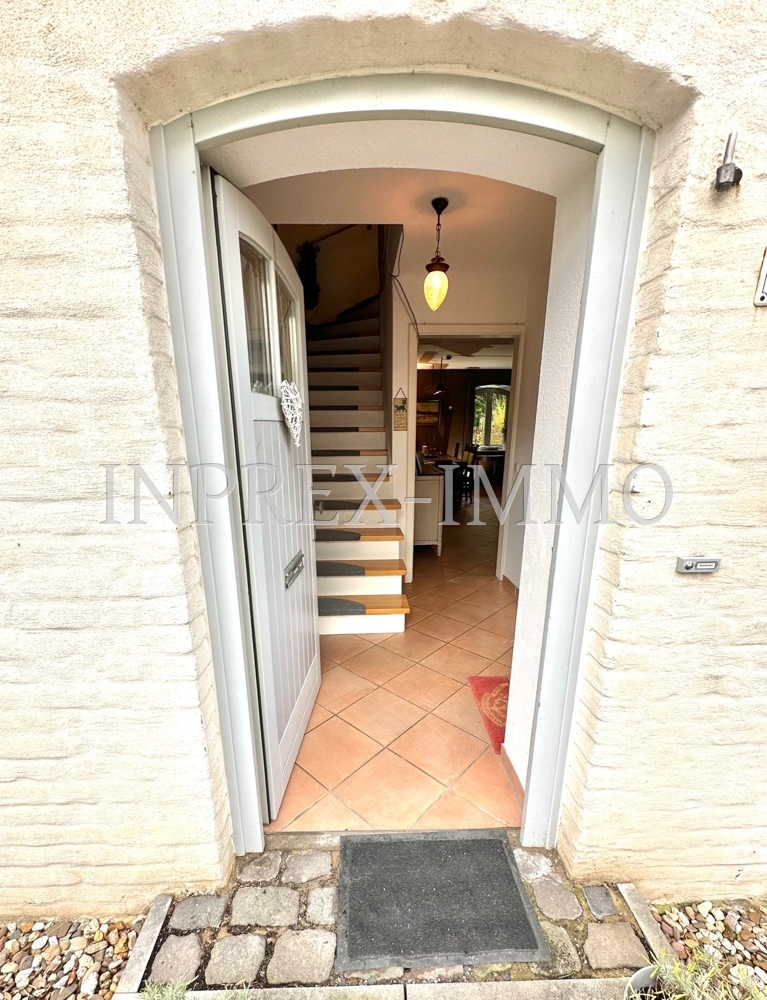 2229 Eingang des Hauses