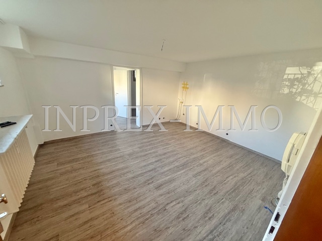 2242-2 Wohnzimmer
