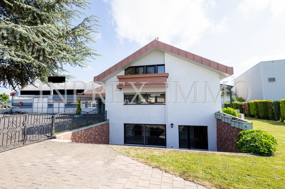 4010 02 Ansicht Haus mit Garten etc