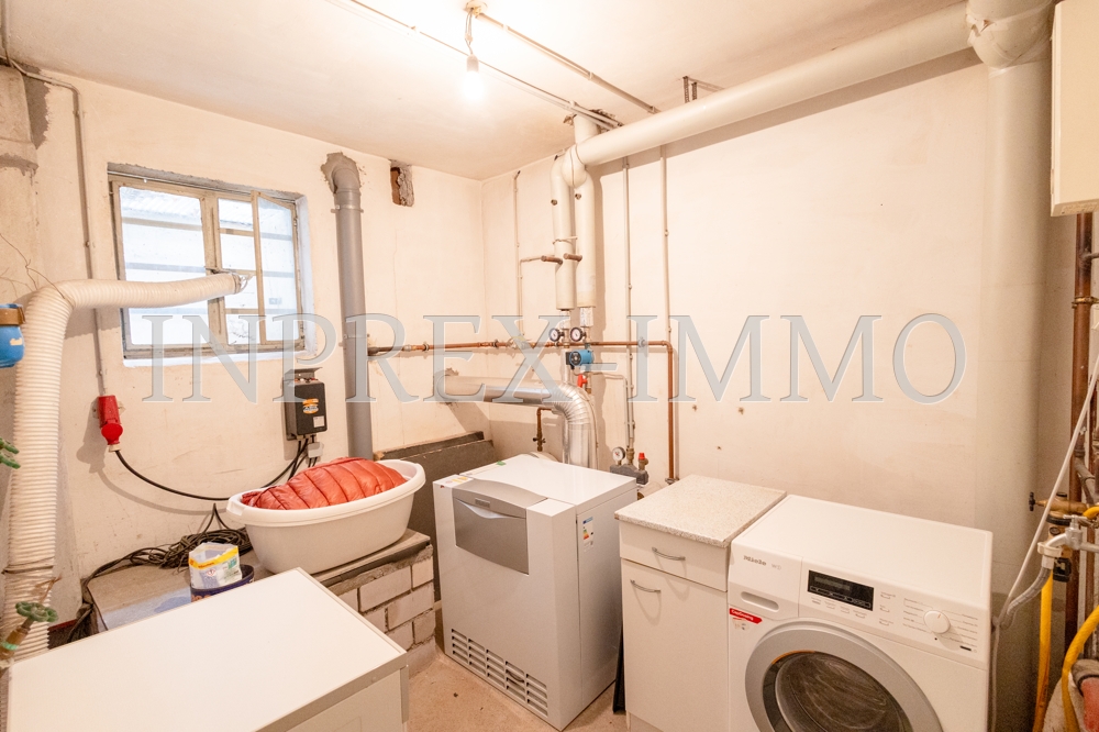 4010 16 Keller Wohnhaus Heizung Waschraum