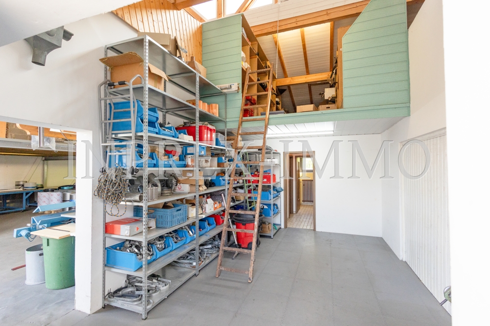 4010 24 Werkstatt 2 dahinter Sozialraeume WC