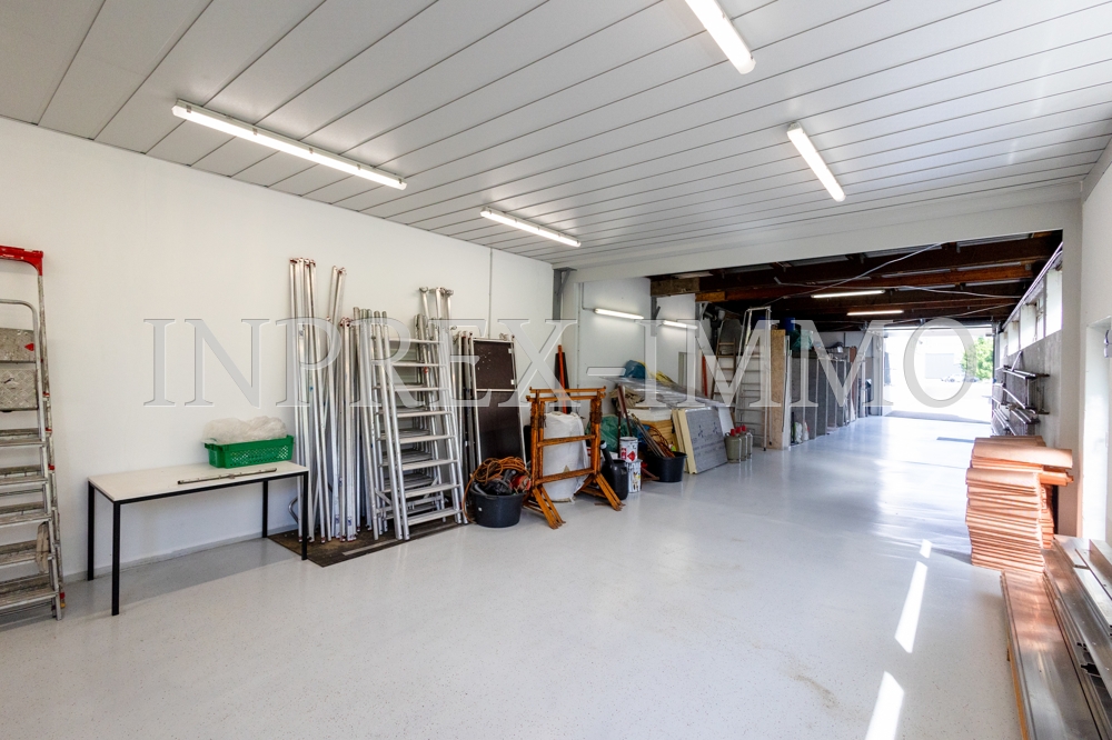 4010 26 Werkstatt - lange Halle dahinter