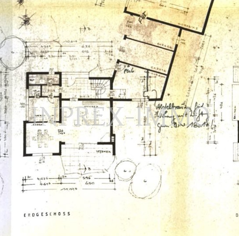 4010 34 Erdgeschoss und 2 Garagen