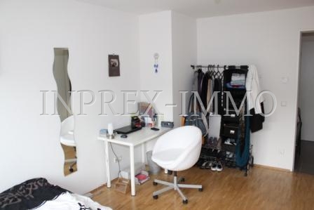 2038_Zimmer2_Arbeitsecke.png