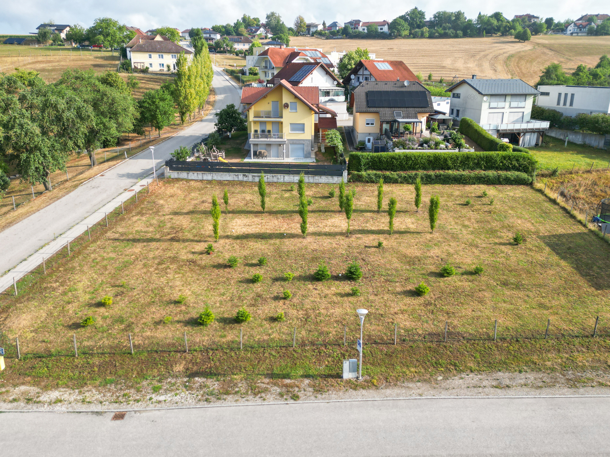 Grundstück