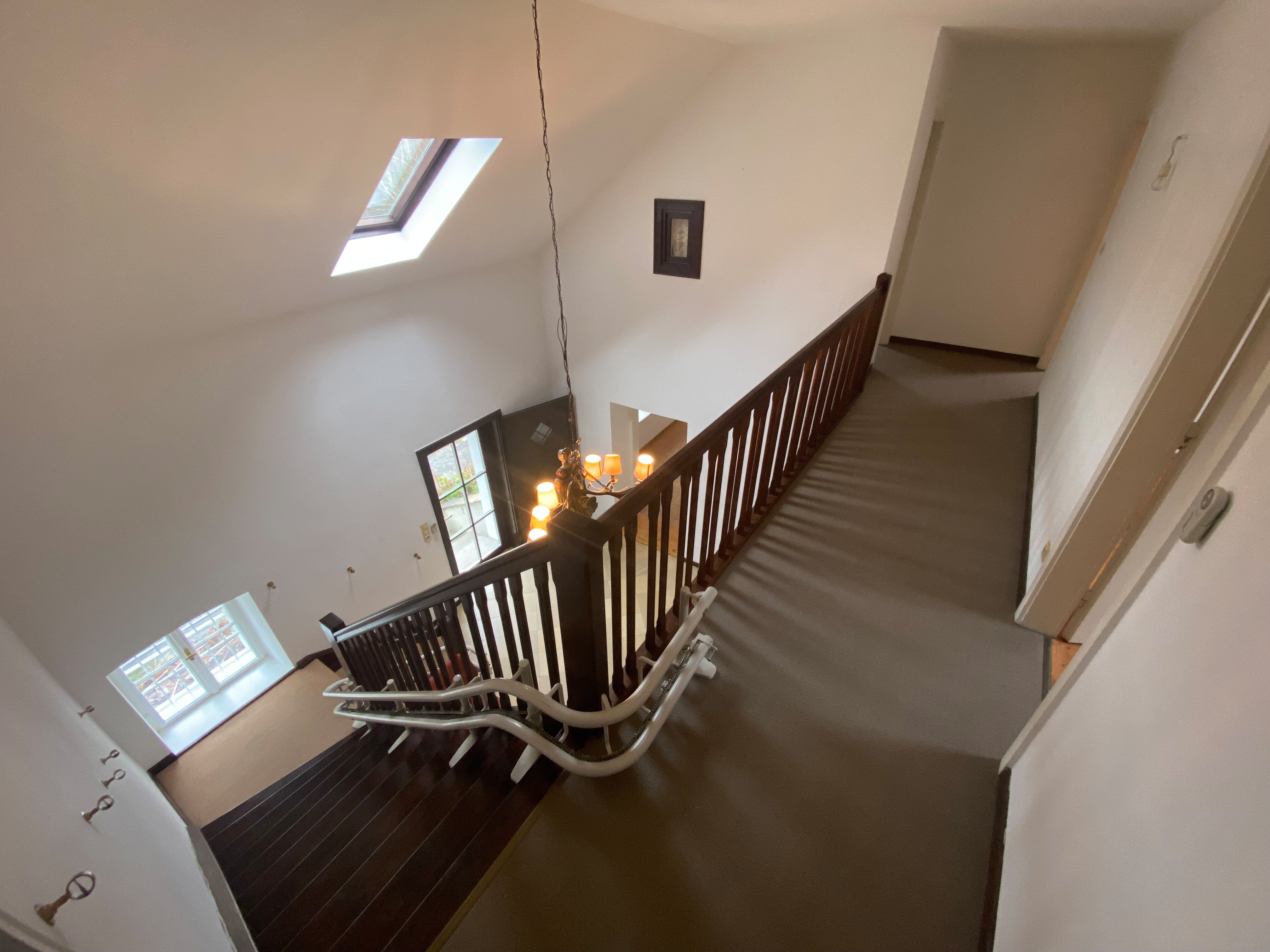 Treppe mit Treppenlift