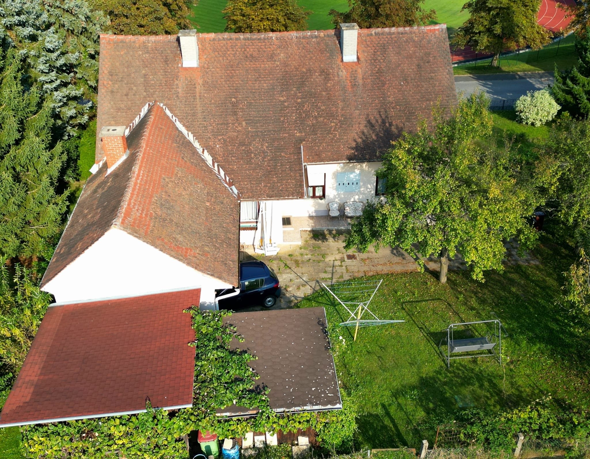 Blick von oben in den Garten