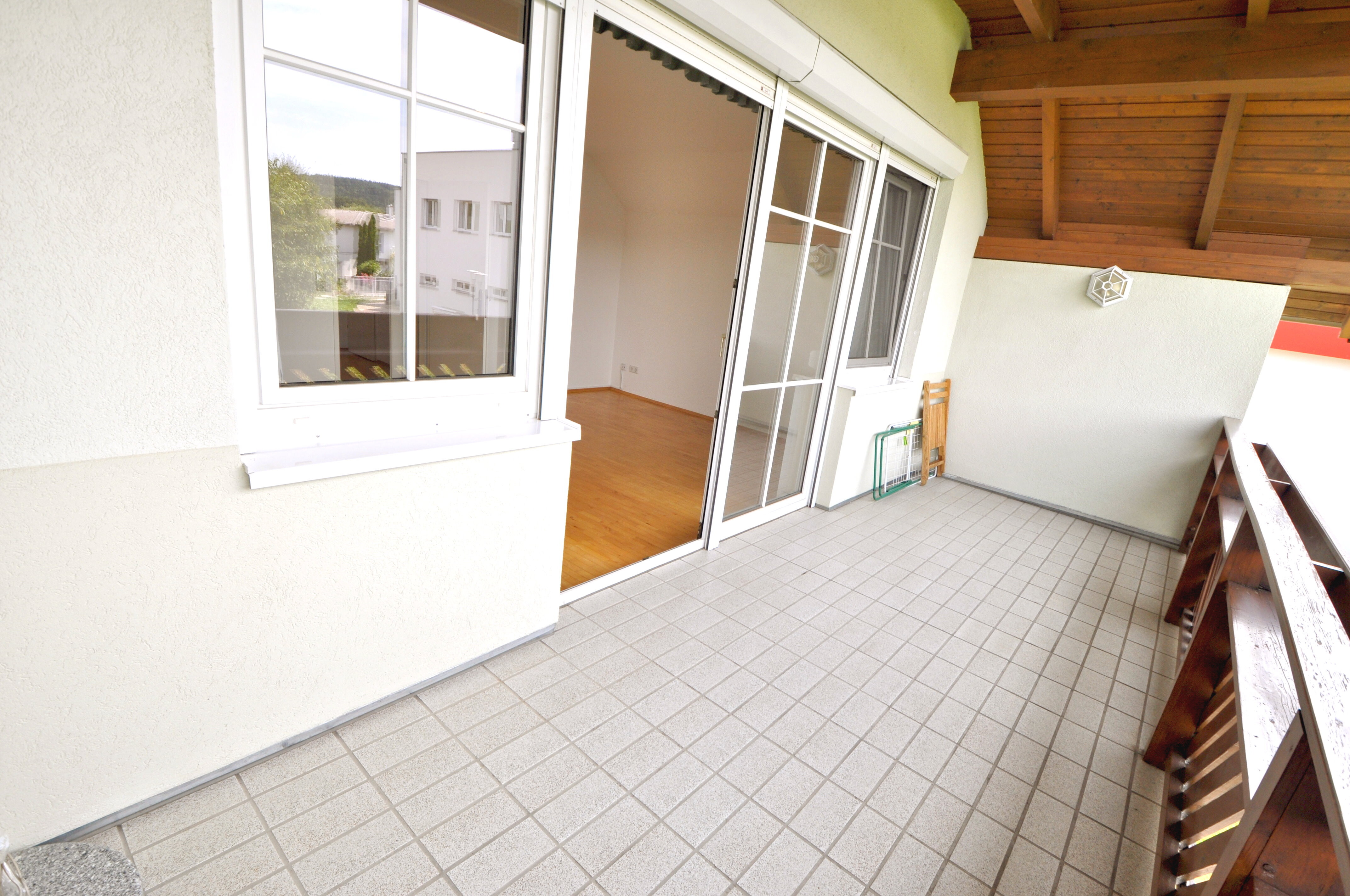 Großzügiger Balkon im OG