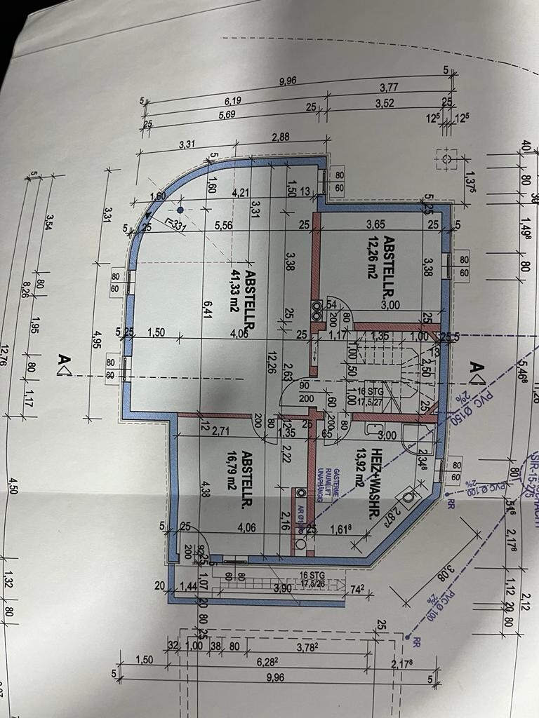 Keller mit Büro