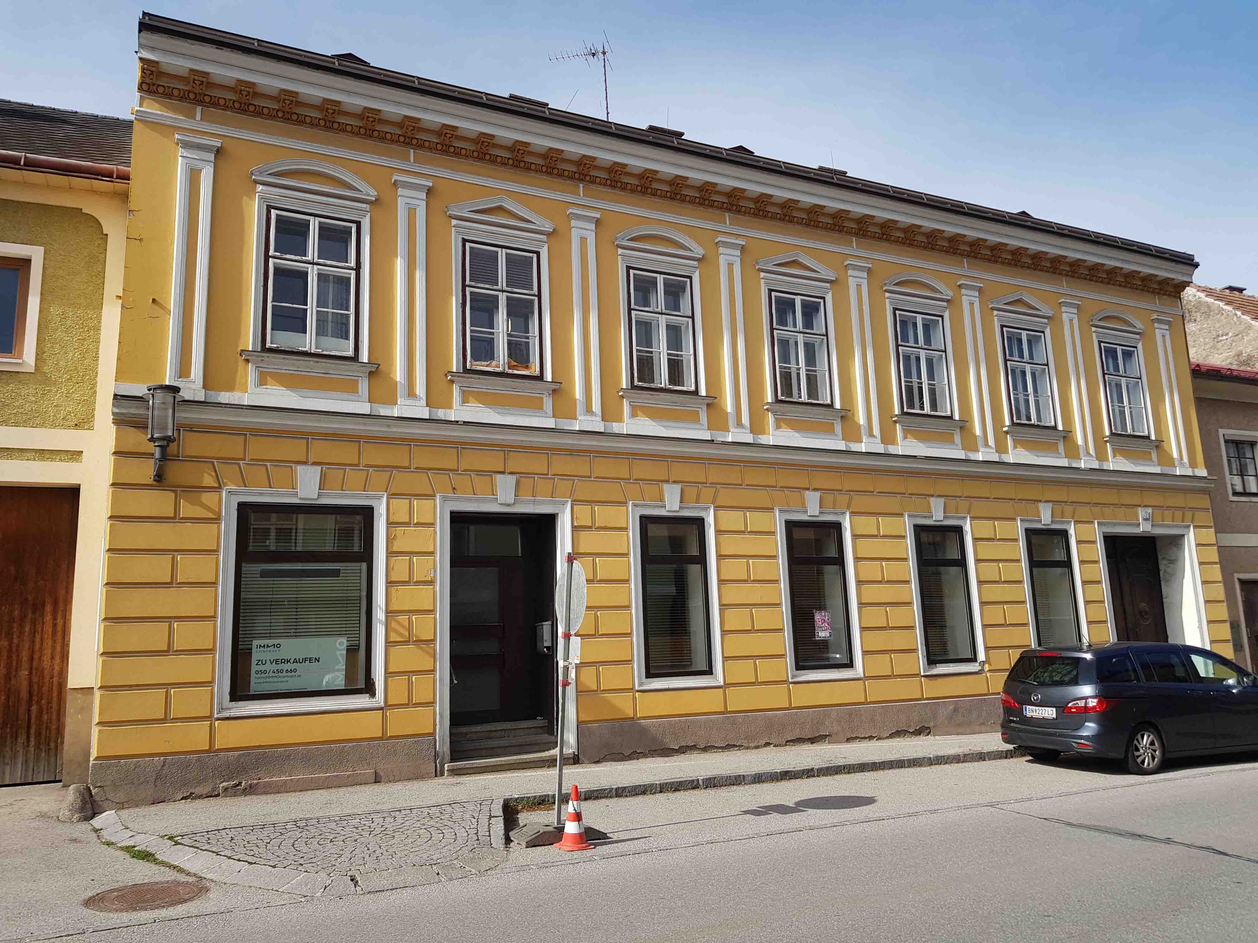 Geschäfts-Wohnhaus in Toplage