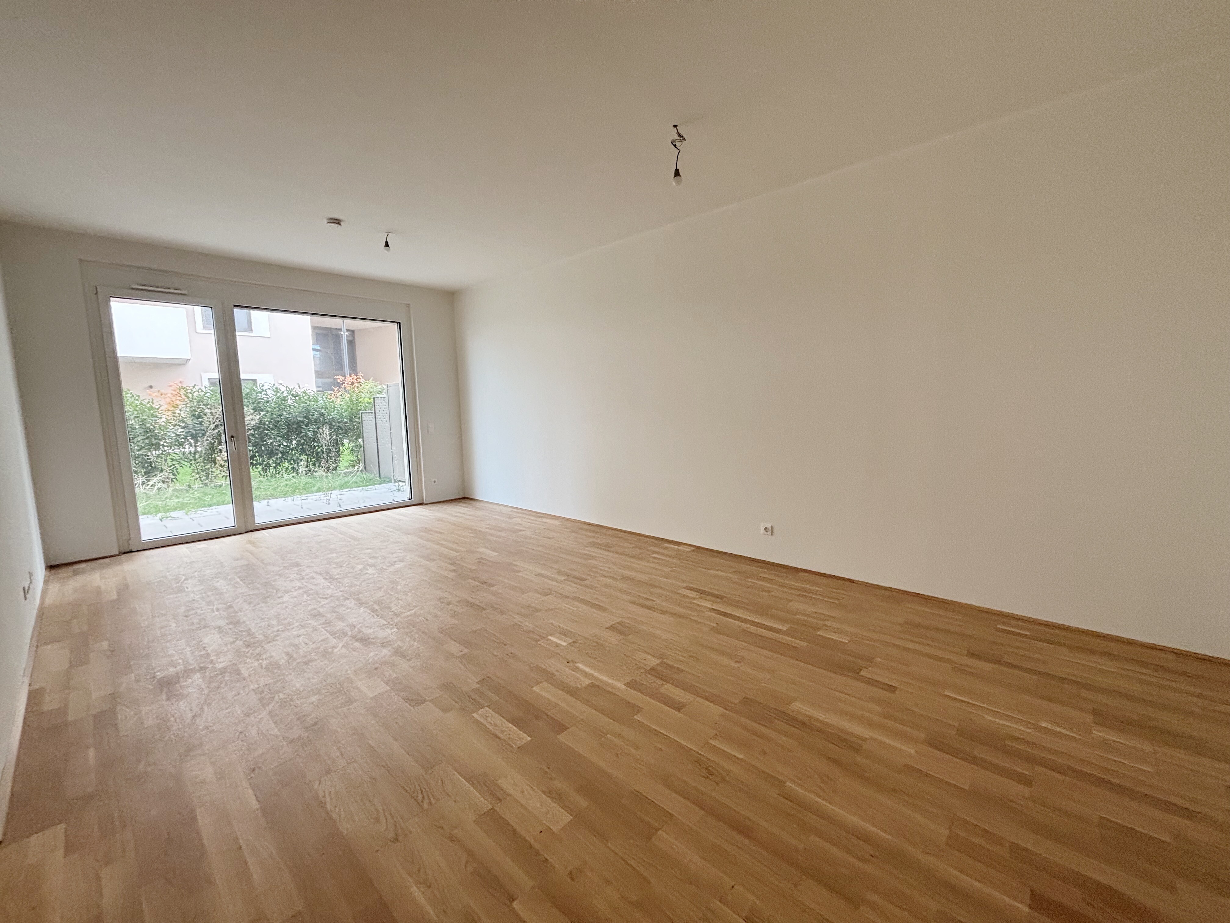 CE022303-D172-45E1-99CA-73F8FA430DD6