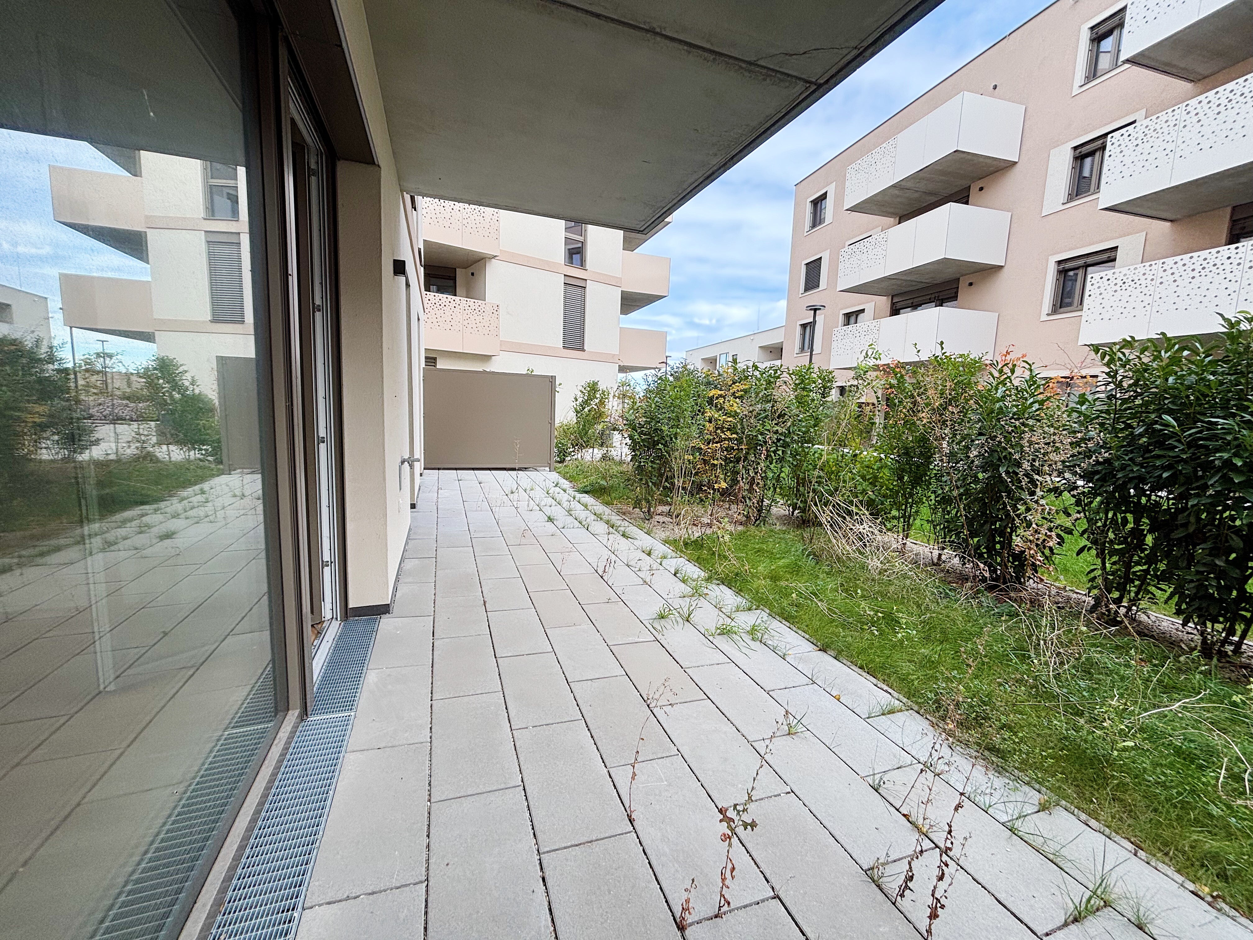 D86BCE65-3FB4-46A7-8F06-751EBDE1791E