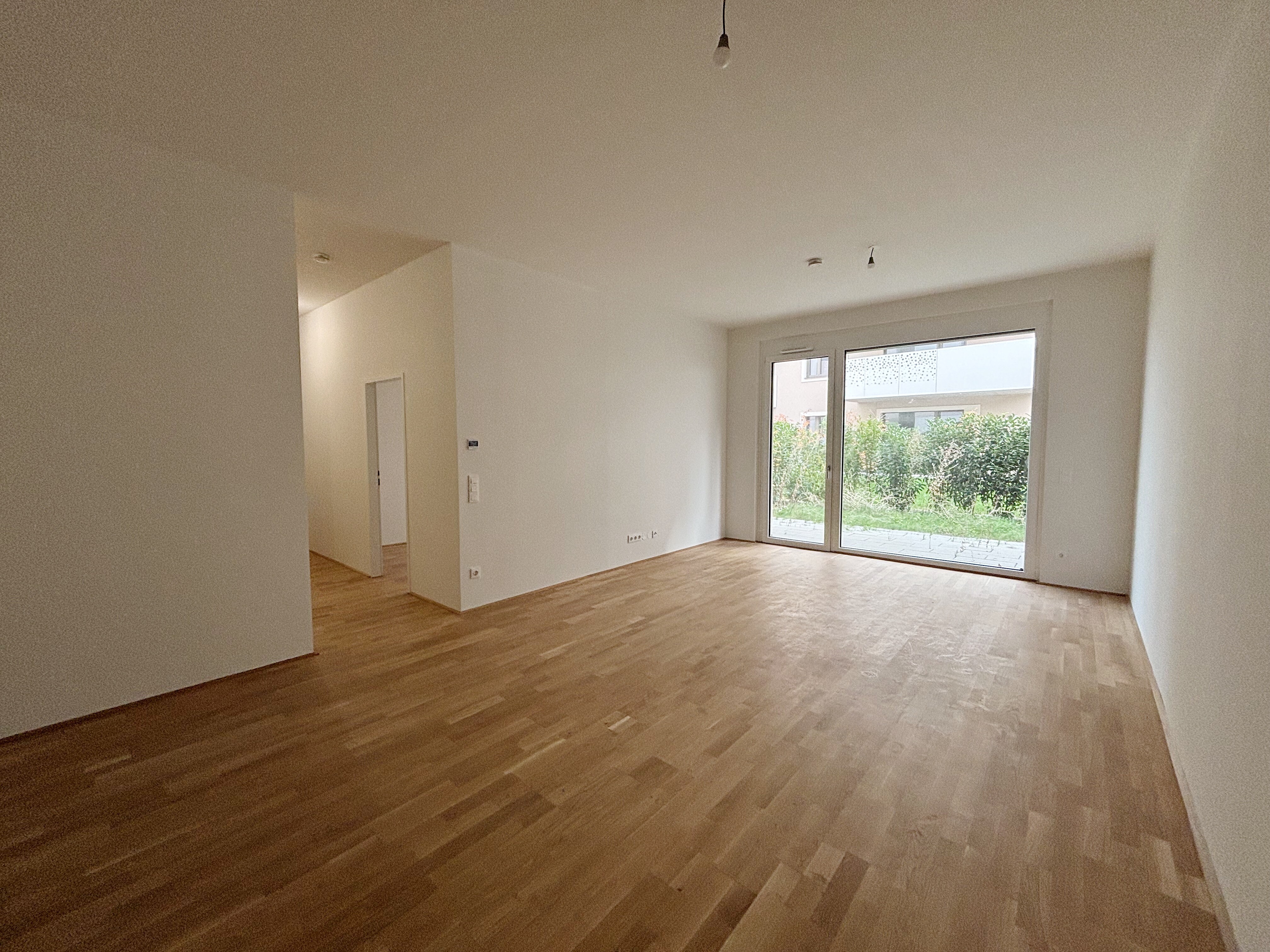 57606963-4EAB-4FF8-BD76-E0AAC6EDC2D5