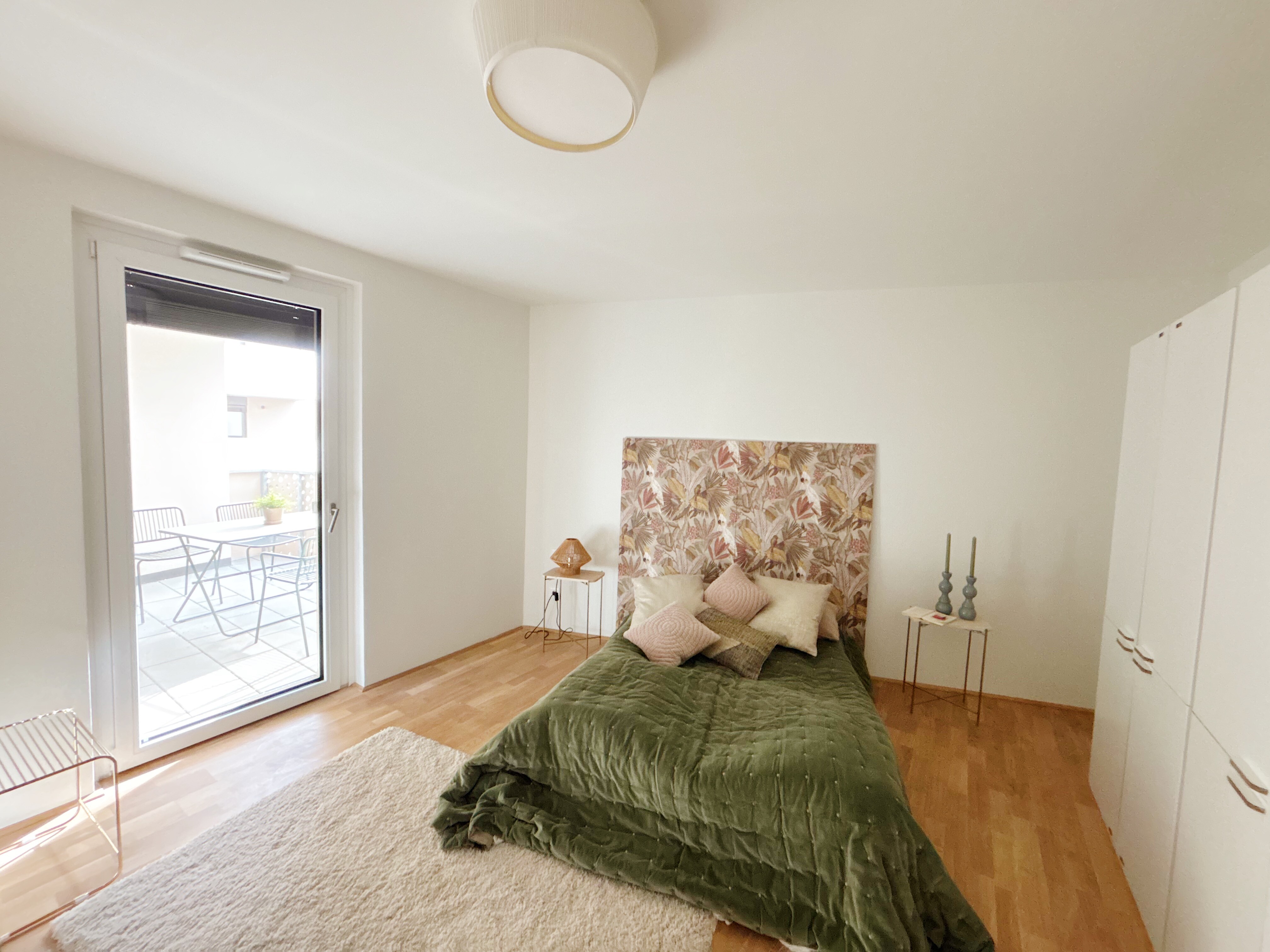 19BDF40C-A150-44AF-8A82-91BAEAB4E9CC