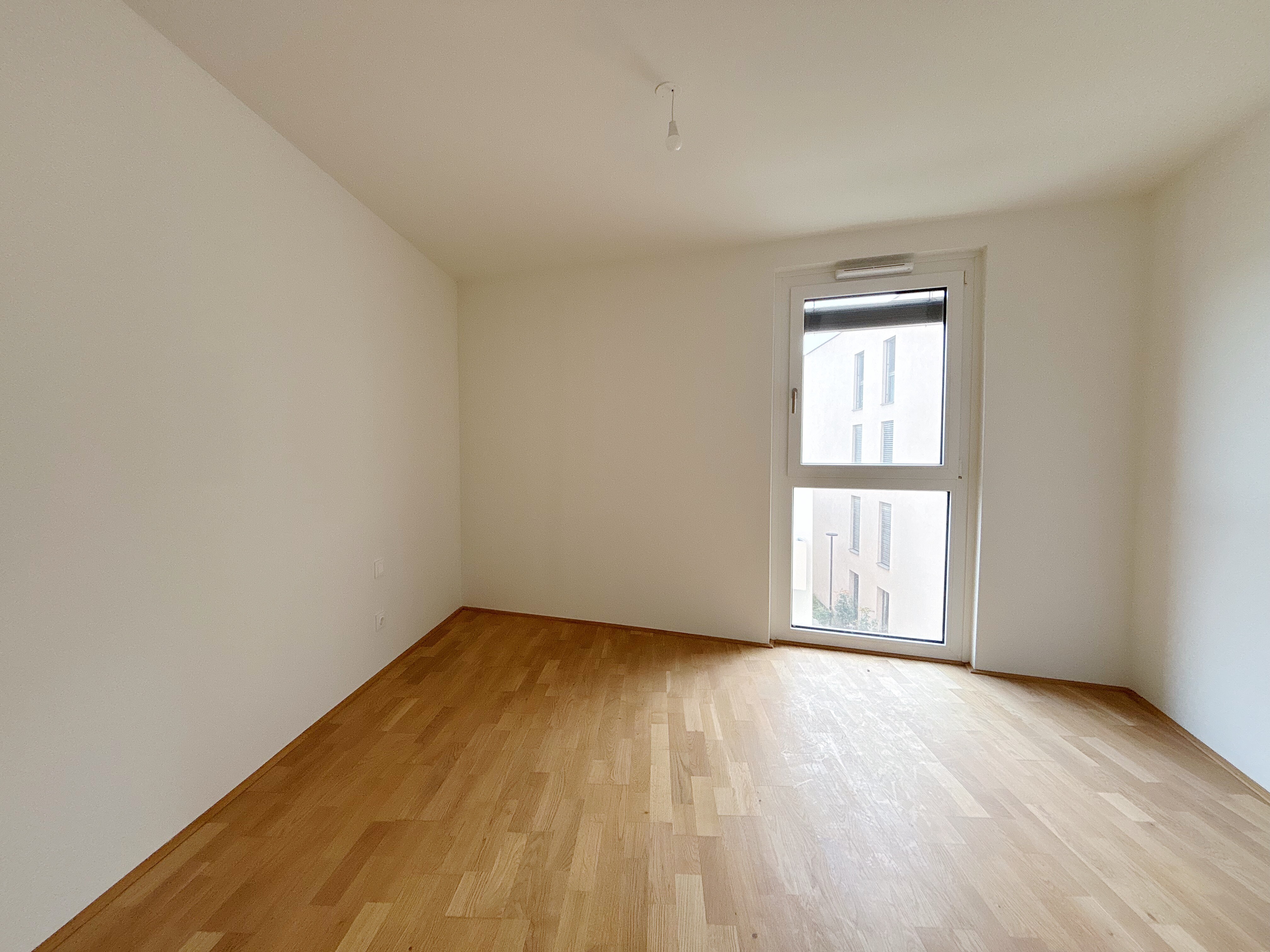 9CAB1232-822B-4598-A663-32383AEA9617