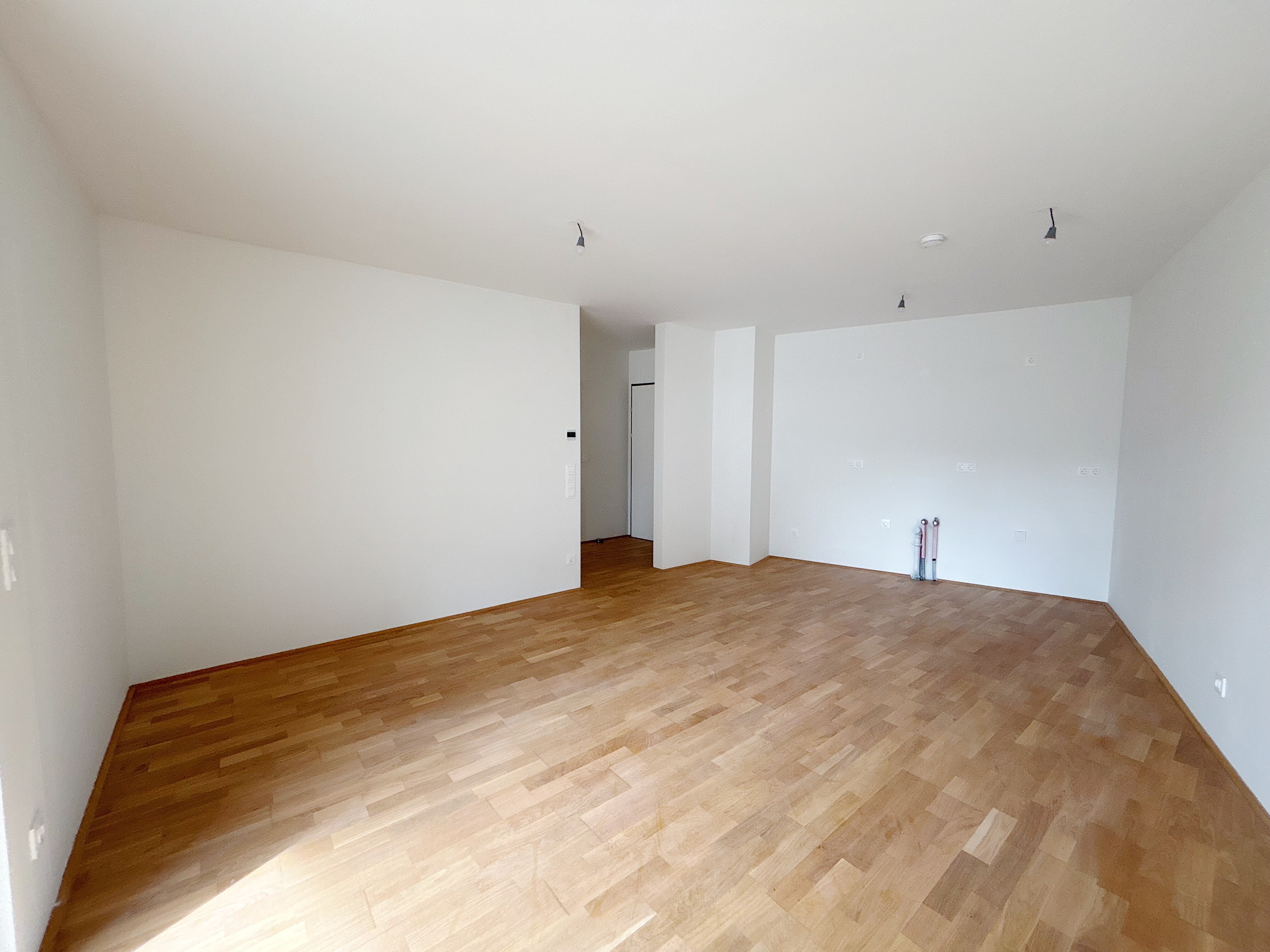 51FCC541-7420-4B6E-BE72-B891553D2346