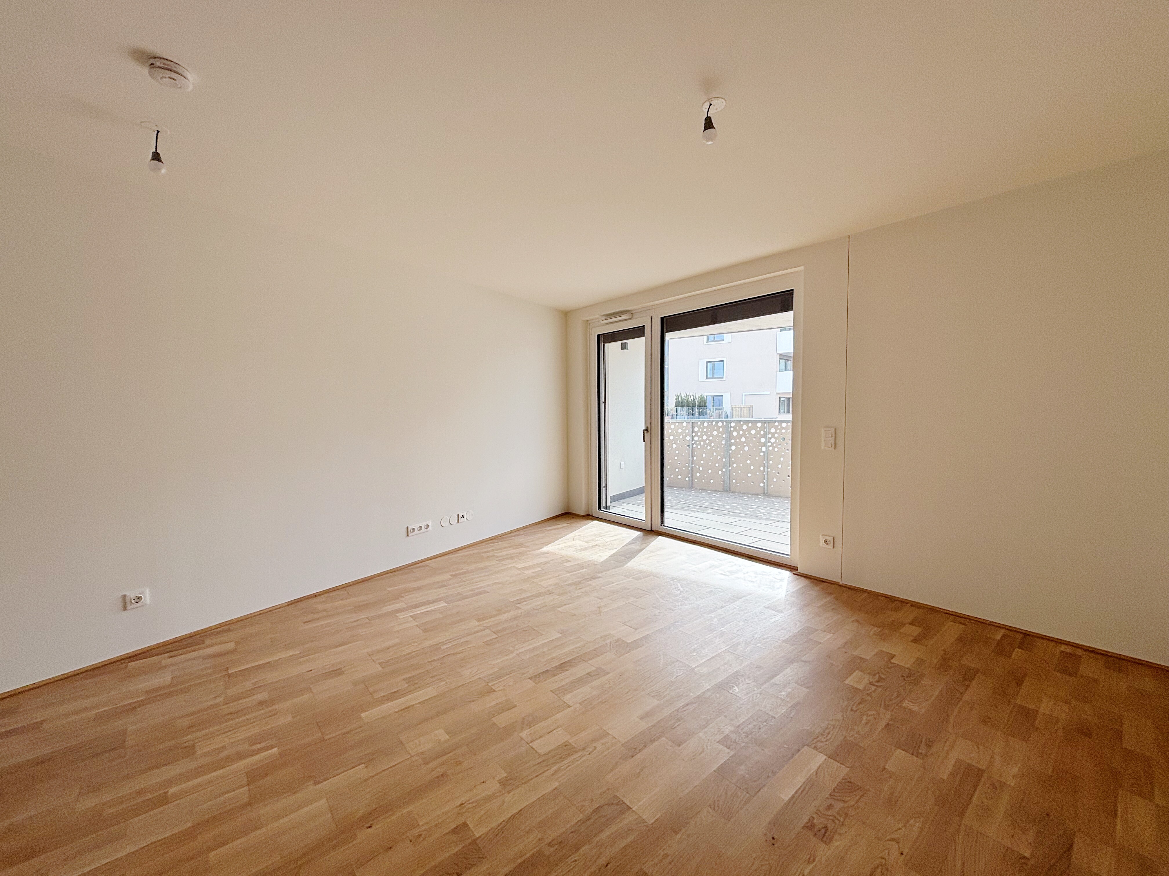 EB9F4EF8-D797-4FBA-95D3-92003C6041F3