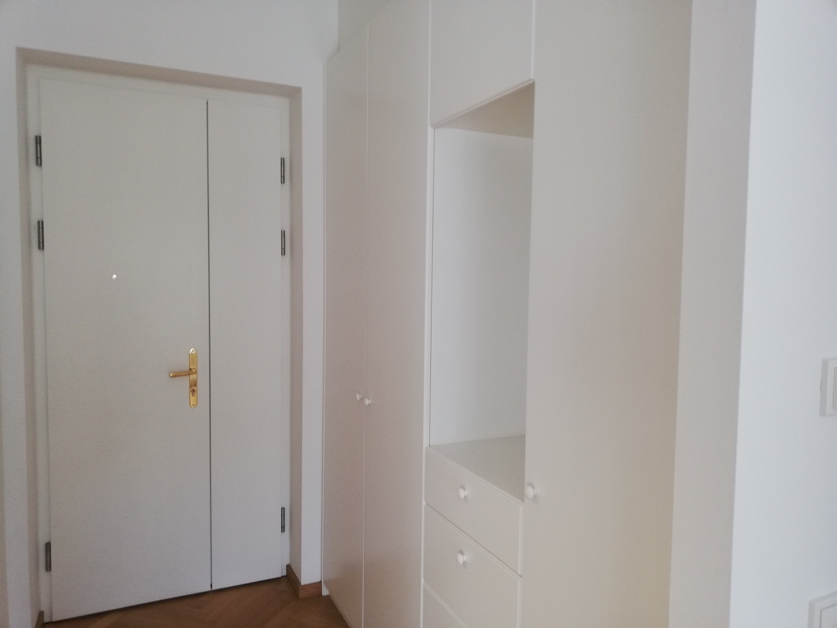 Vorzimmer mit Einbauschrank