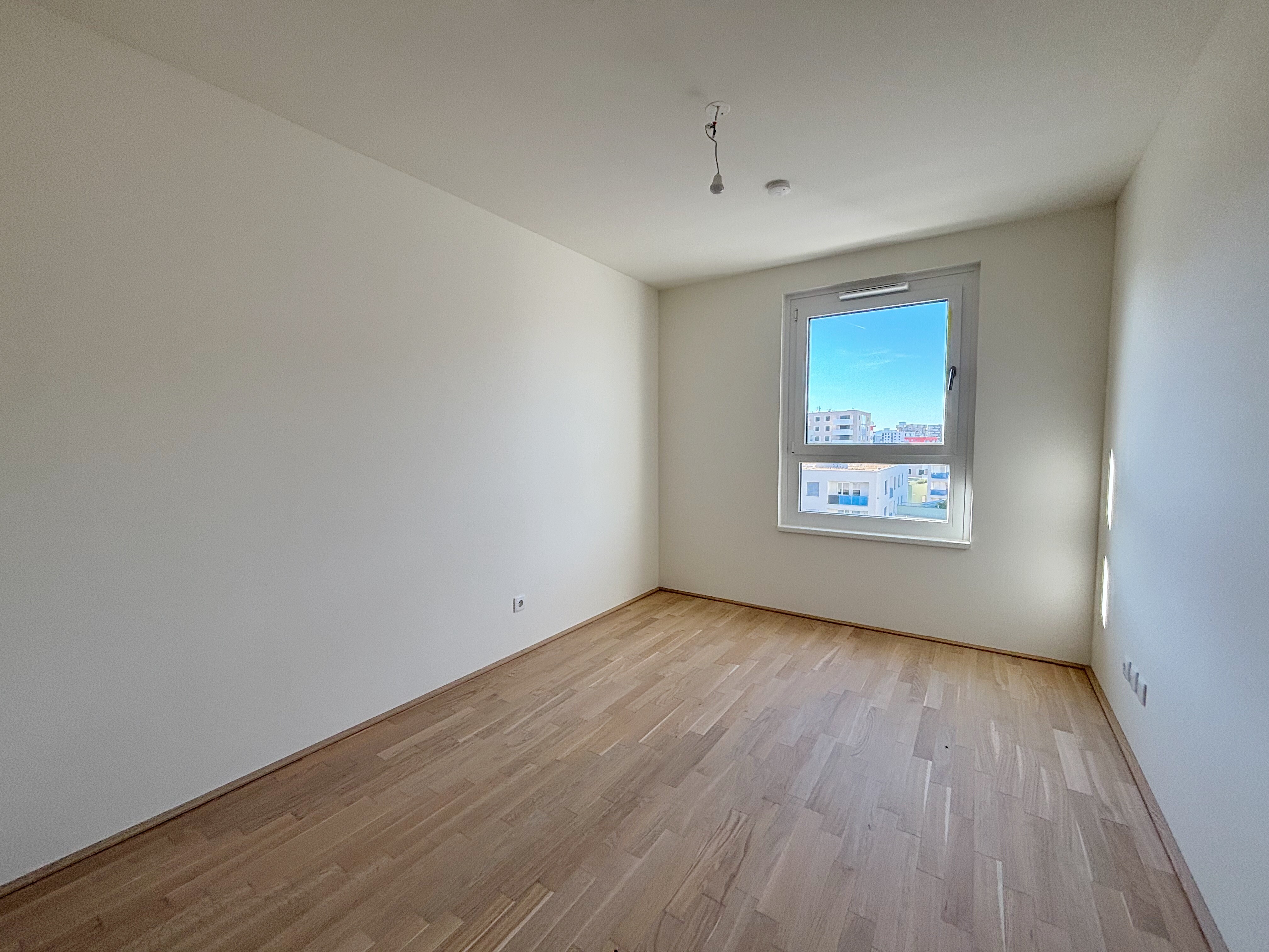 5CCB2025-2811-4985-9C28-DB3C2739AB34