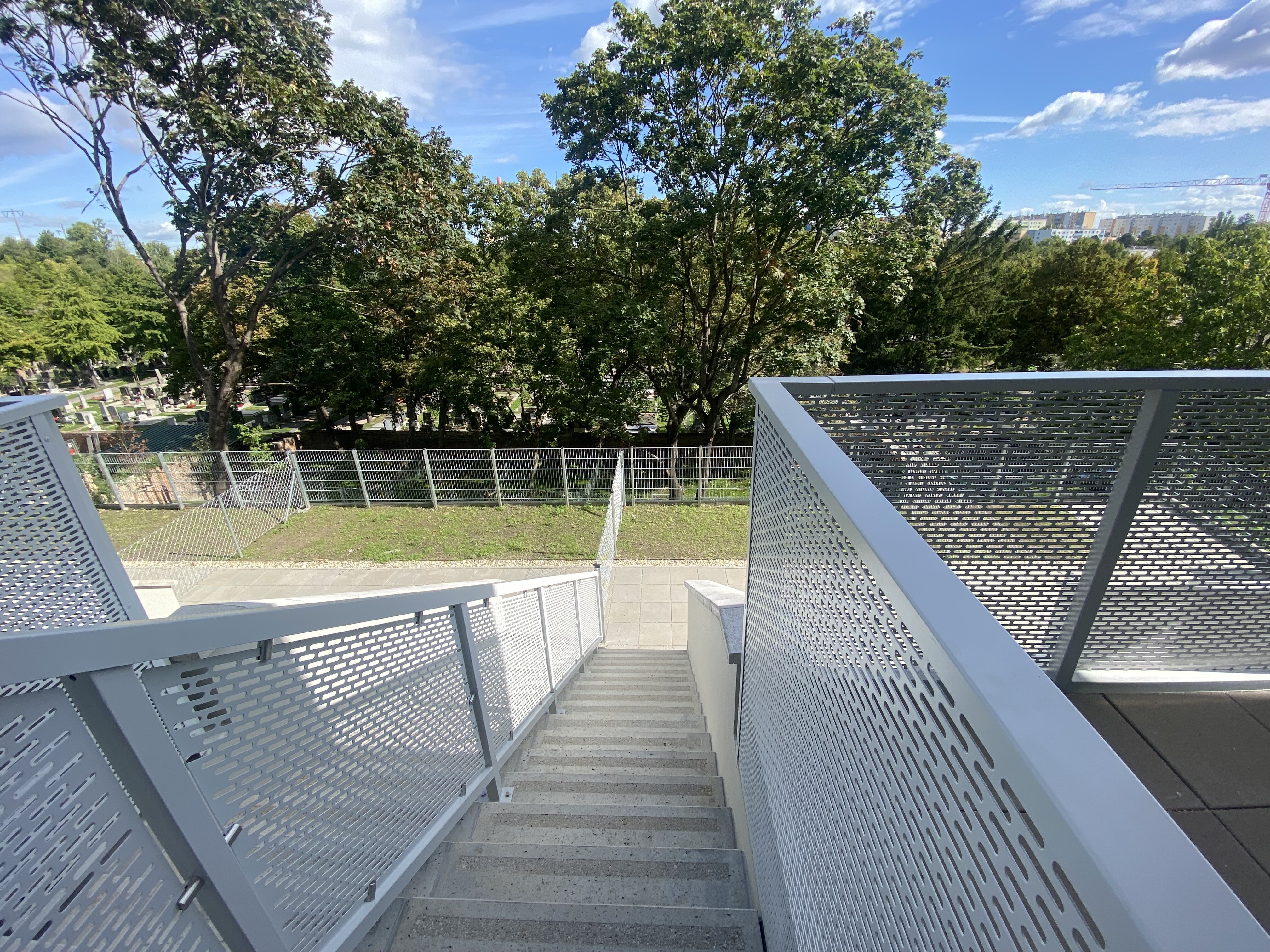 Außentreppe in den Gartenbereich