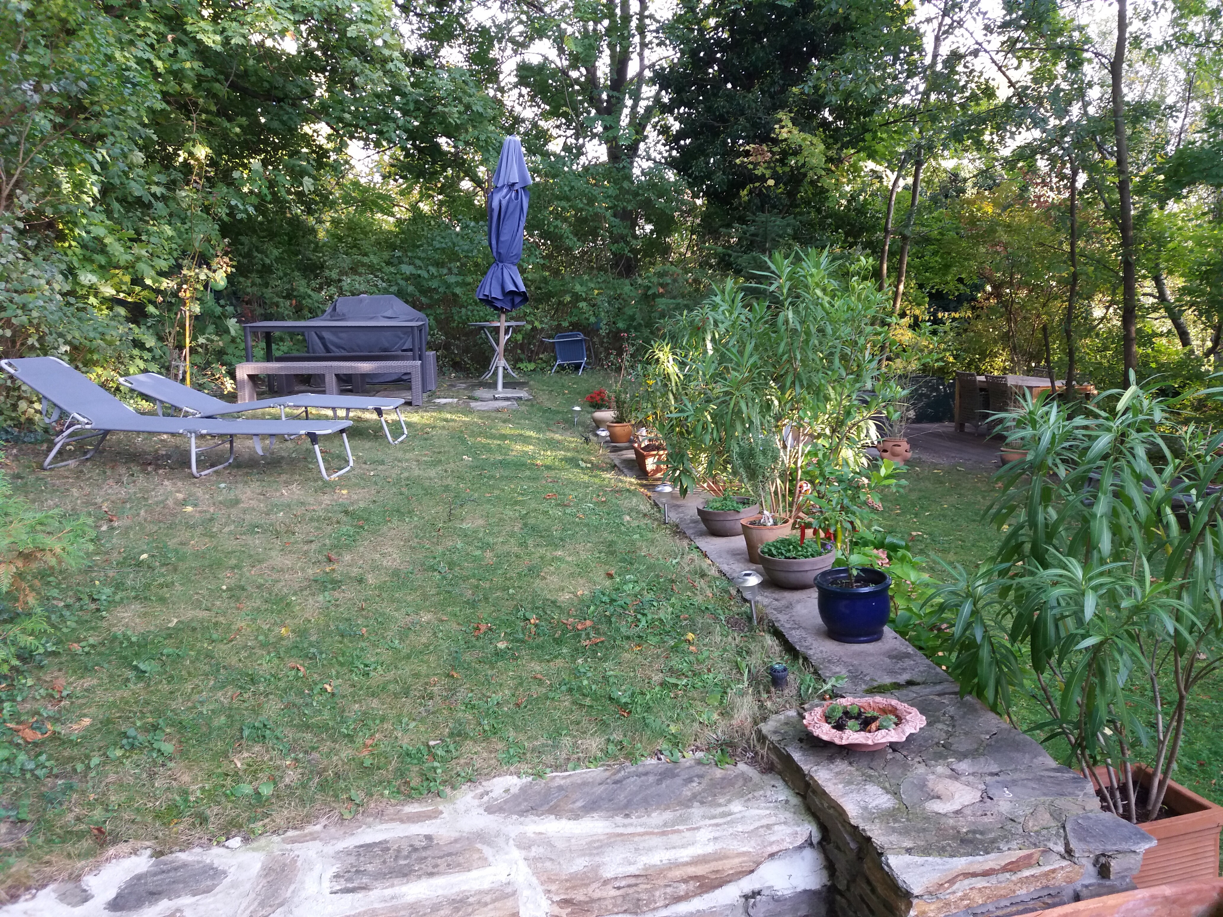 obere gartenterrasse