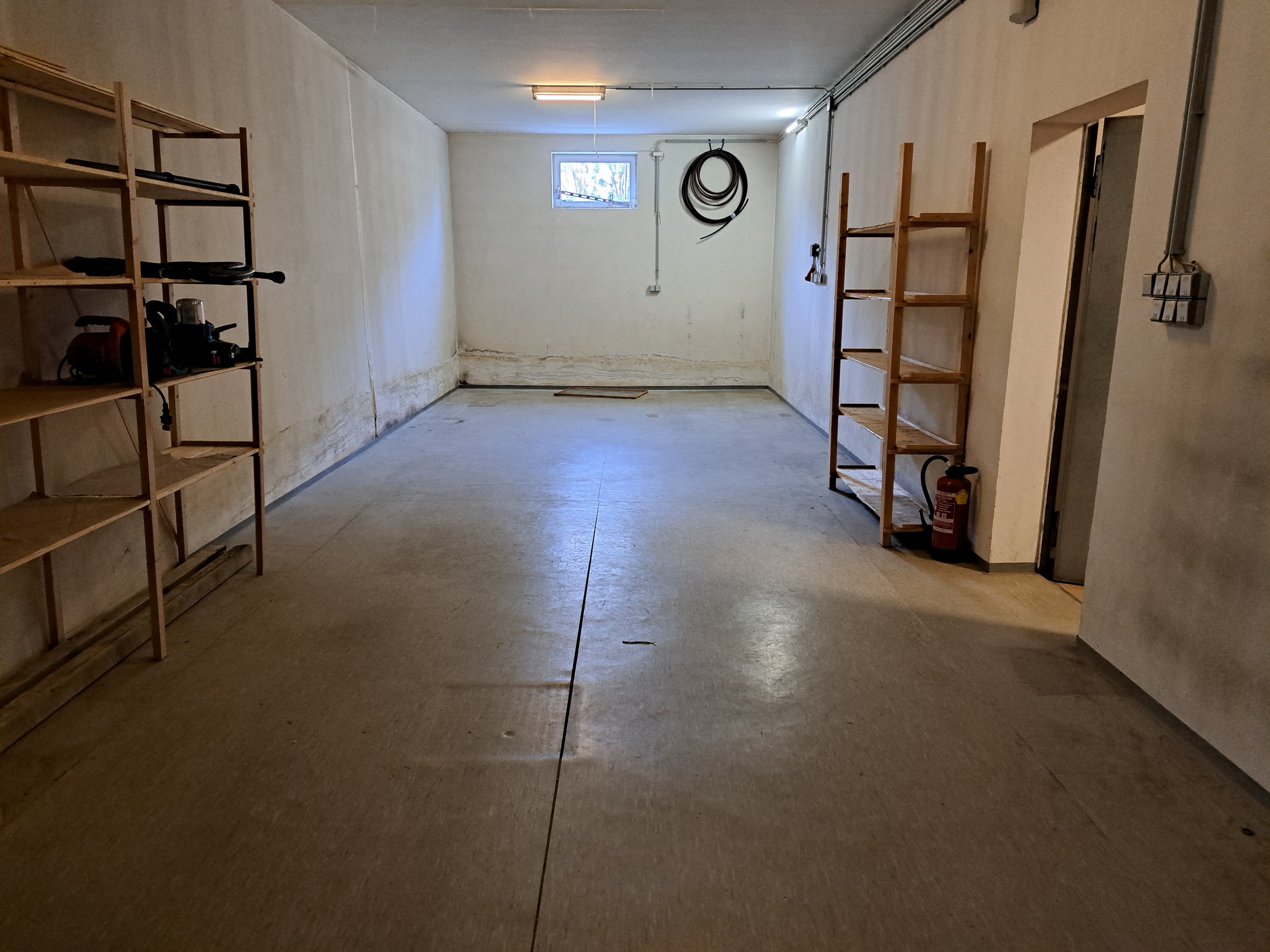 Große Garage