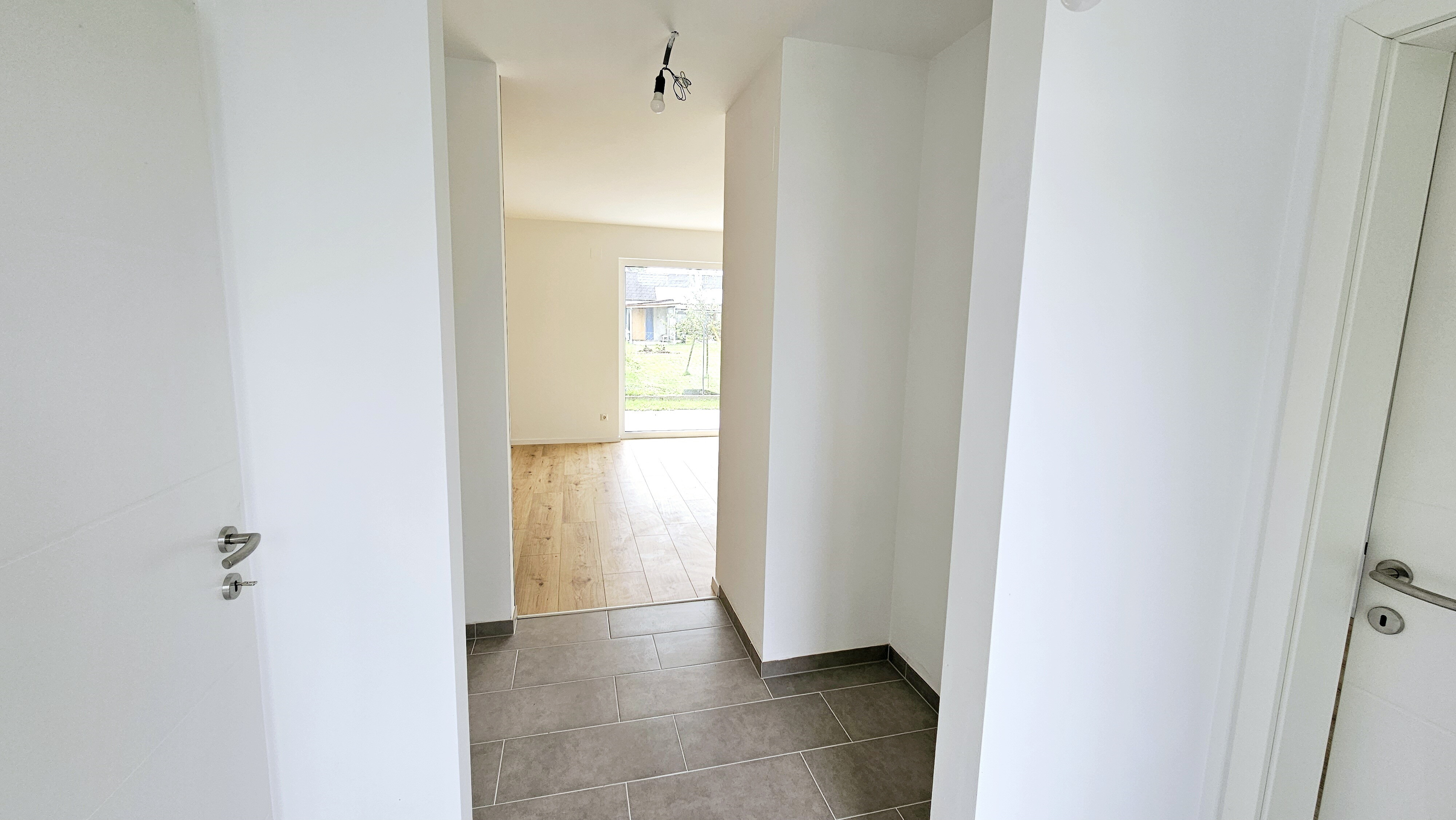 Neu Neu 12