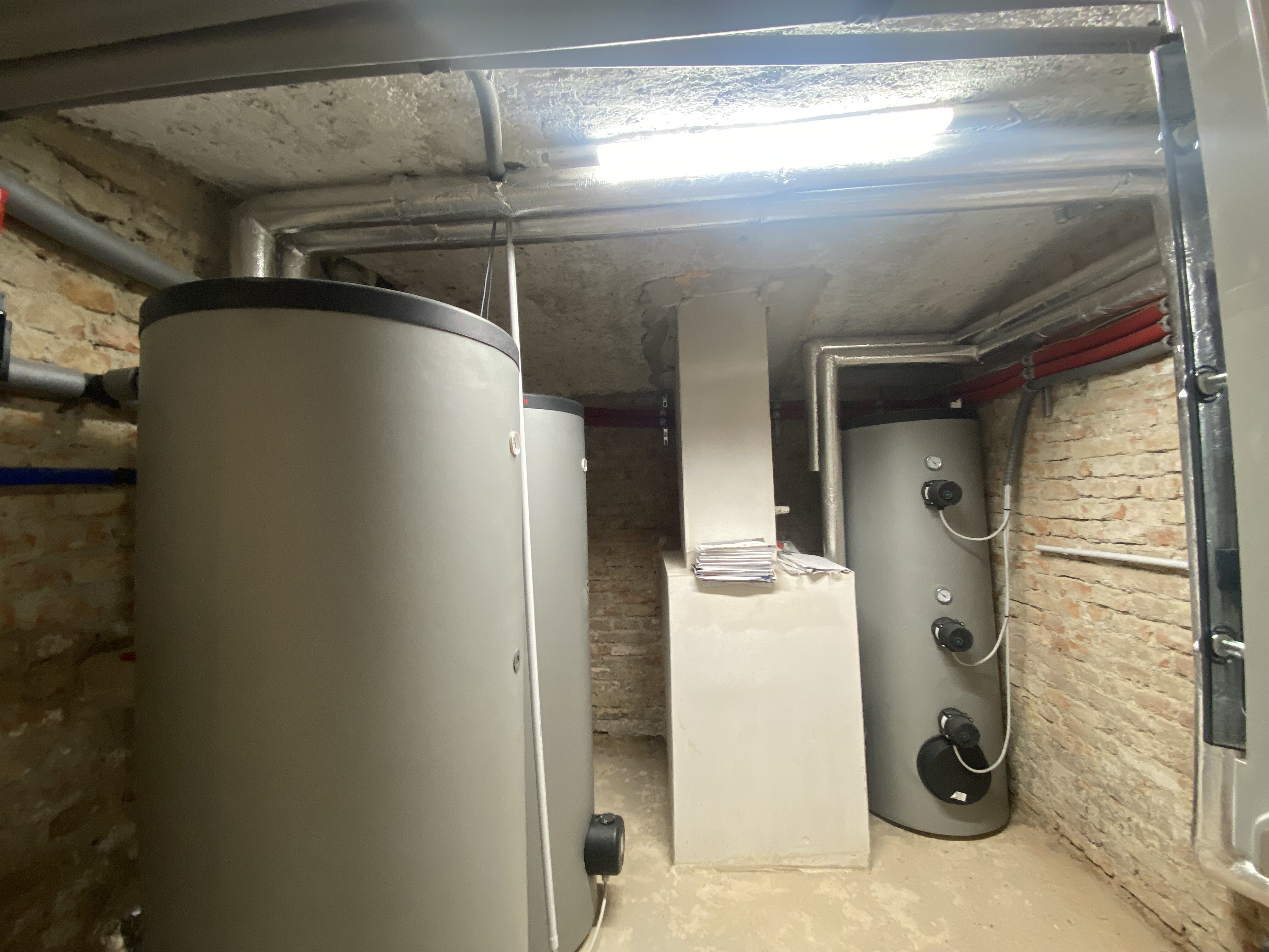 Haus Technik für die Wärmepumpe