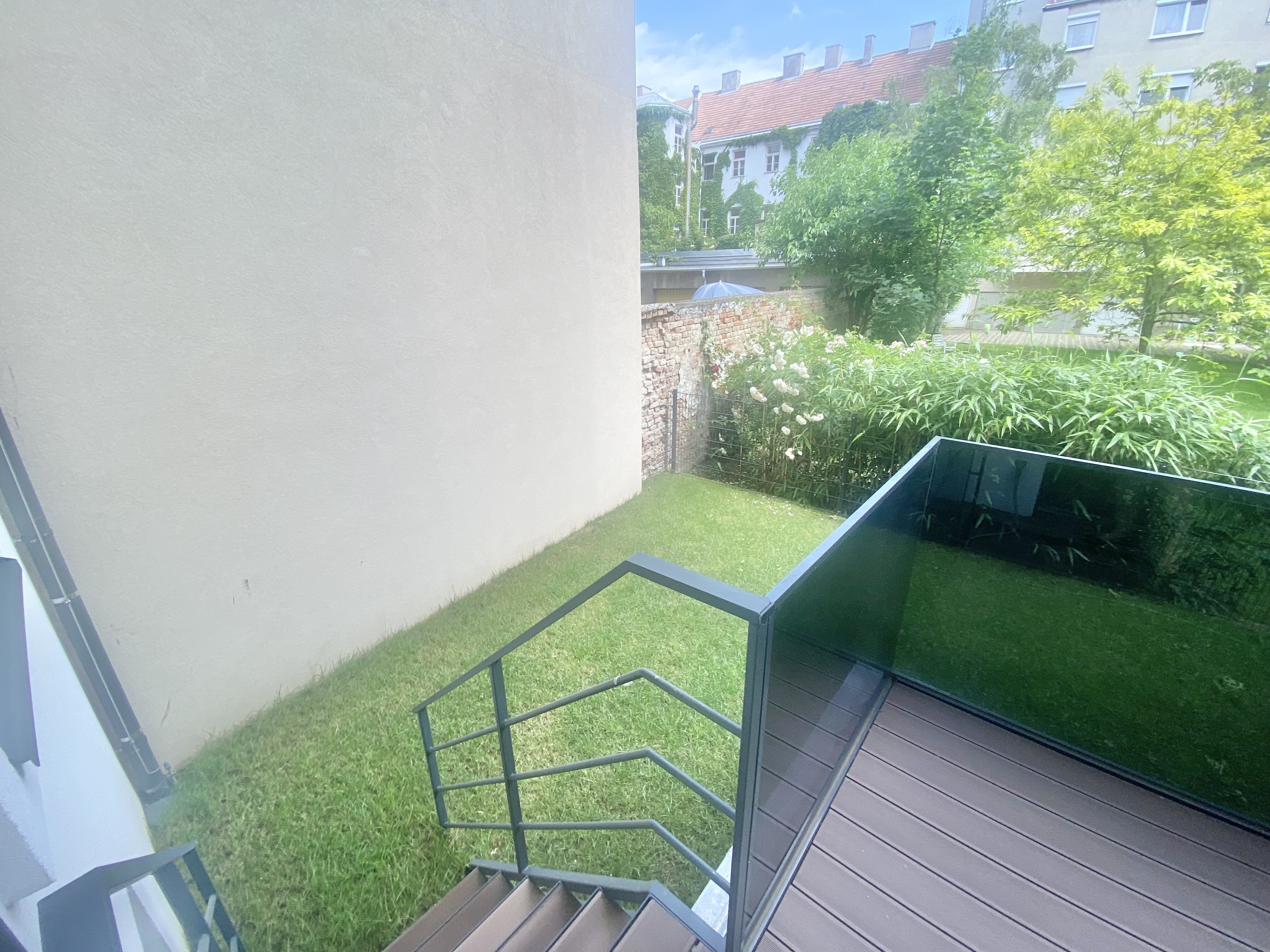 Abgang in den Garten