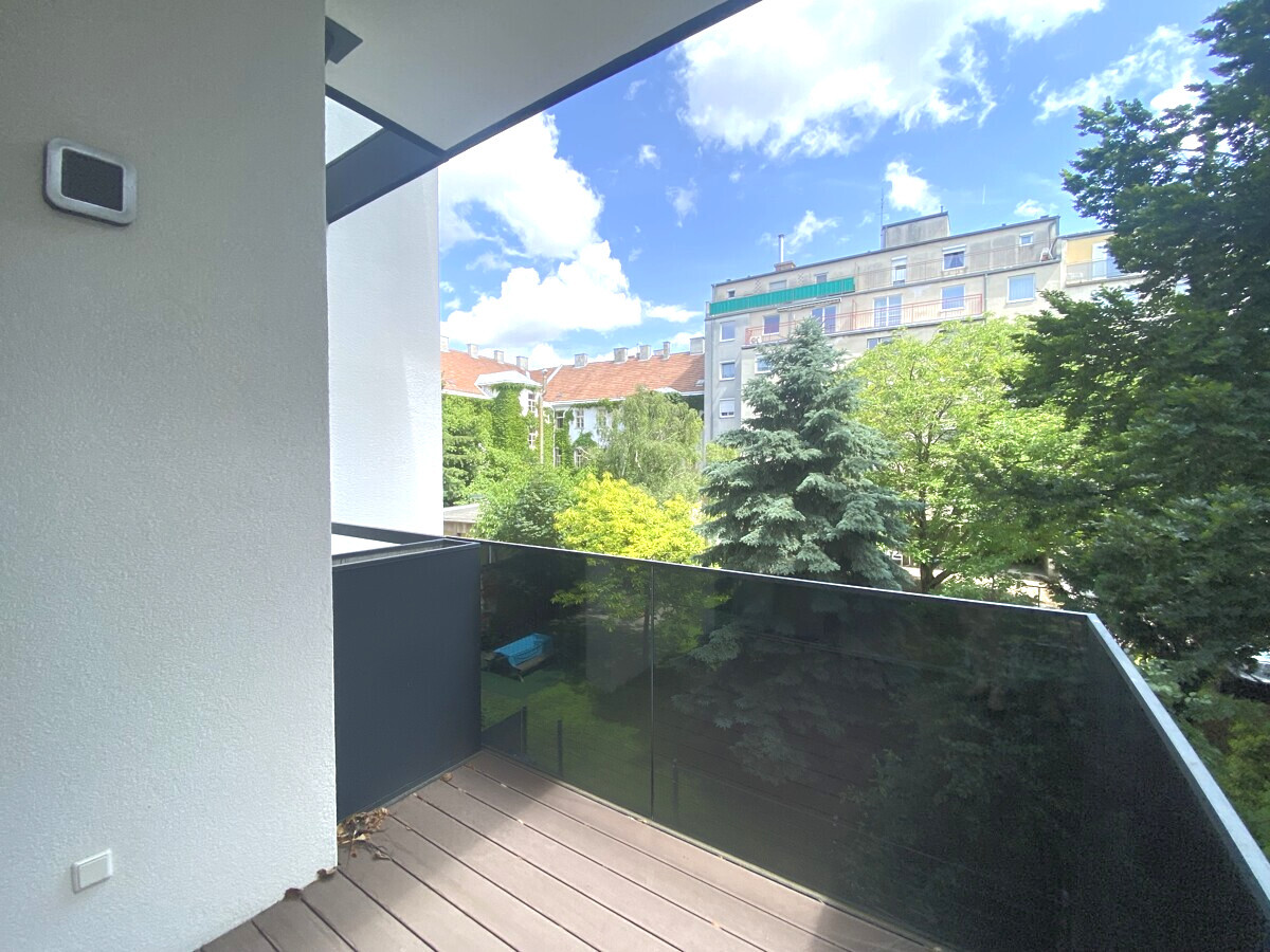 Balkon mit Grünblick