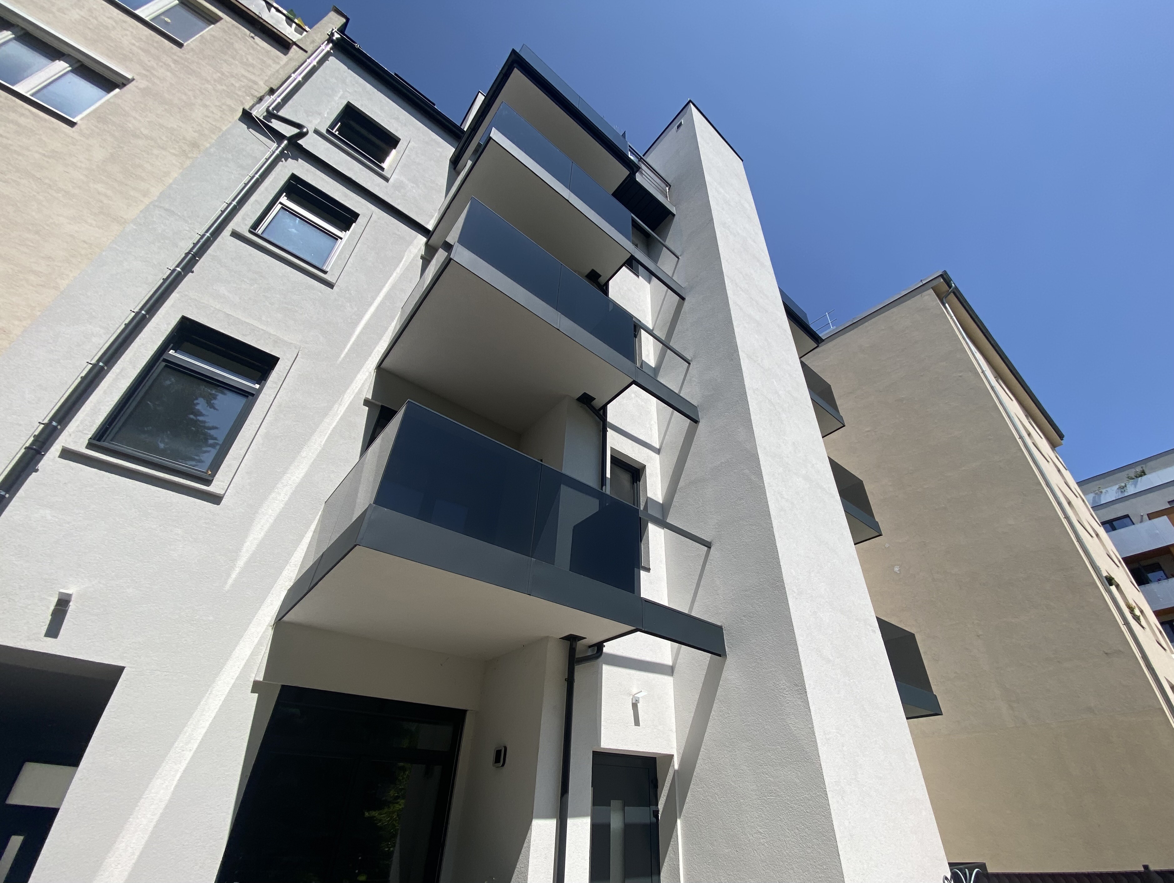 Altbauwohnung mit Balkon Richtung Garten