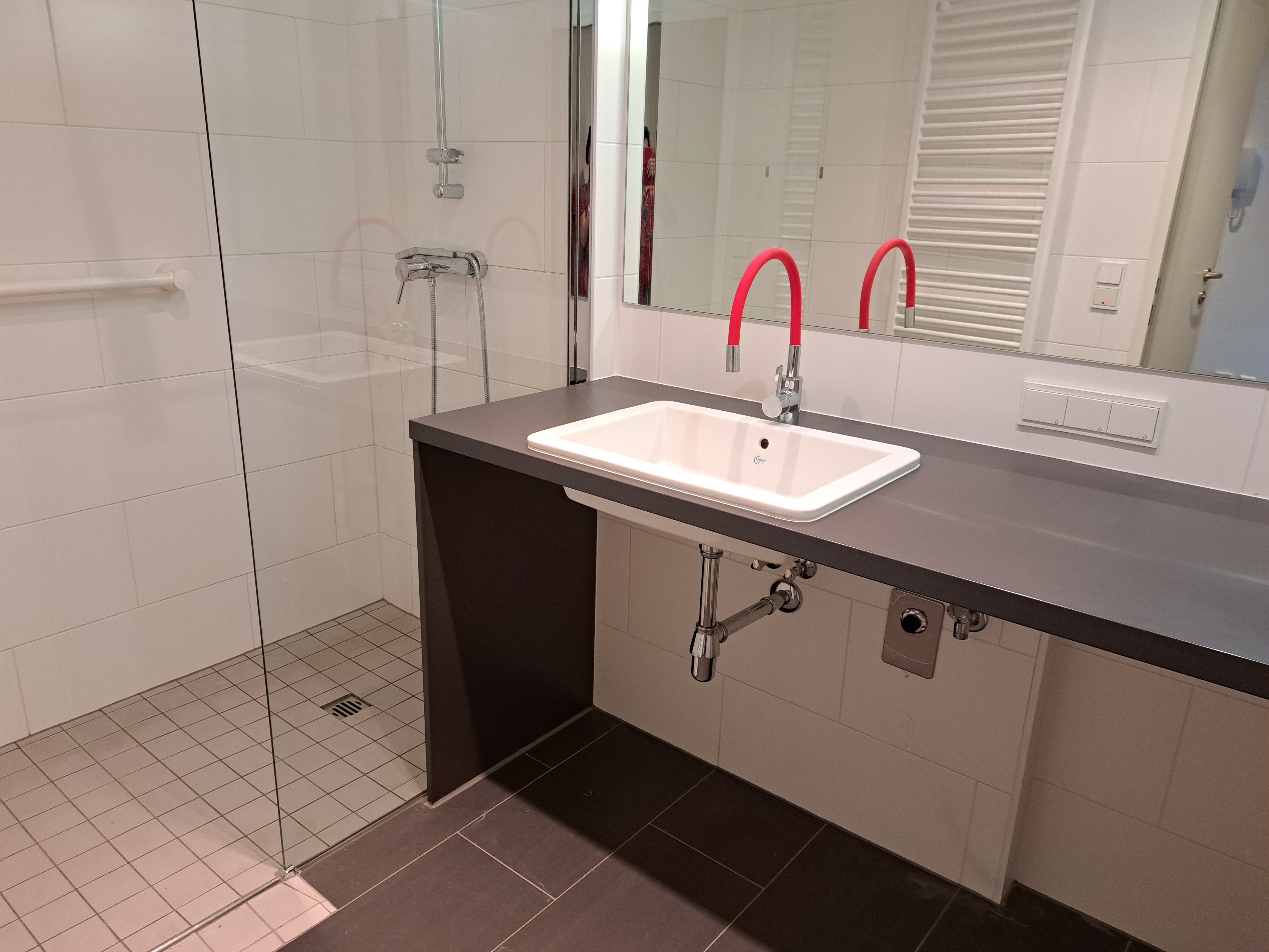 Herrliches Bad mit Walkin Dusche