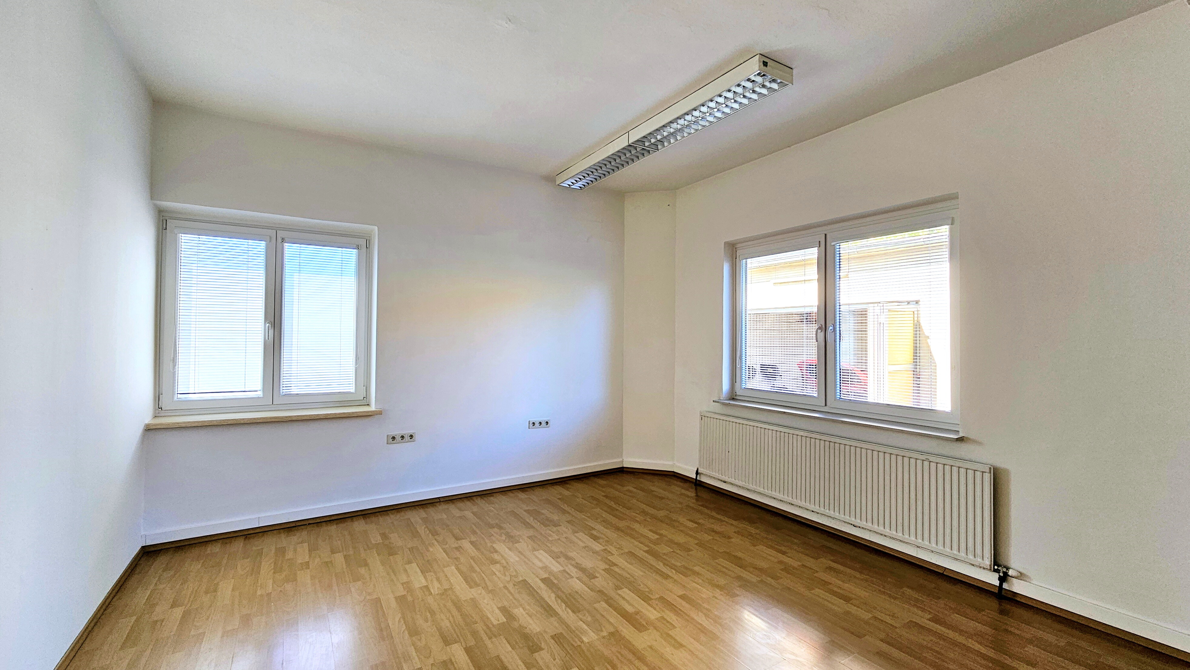 Büro 1