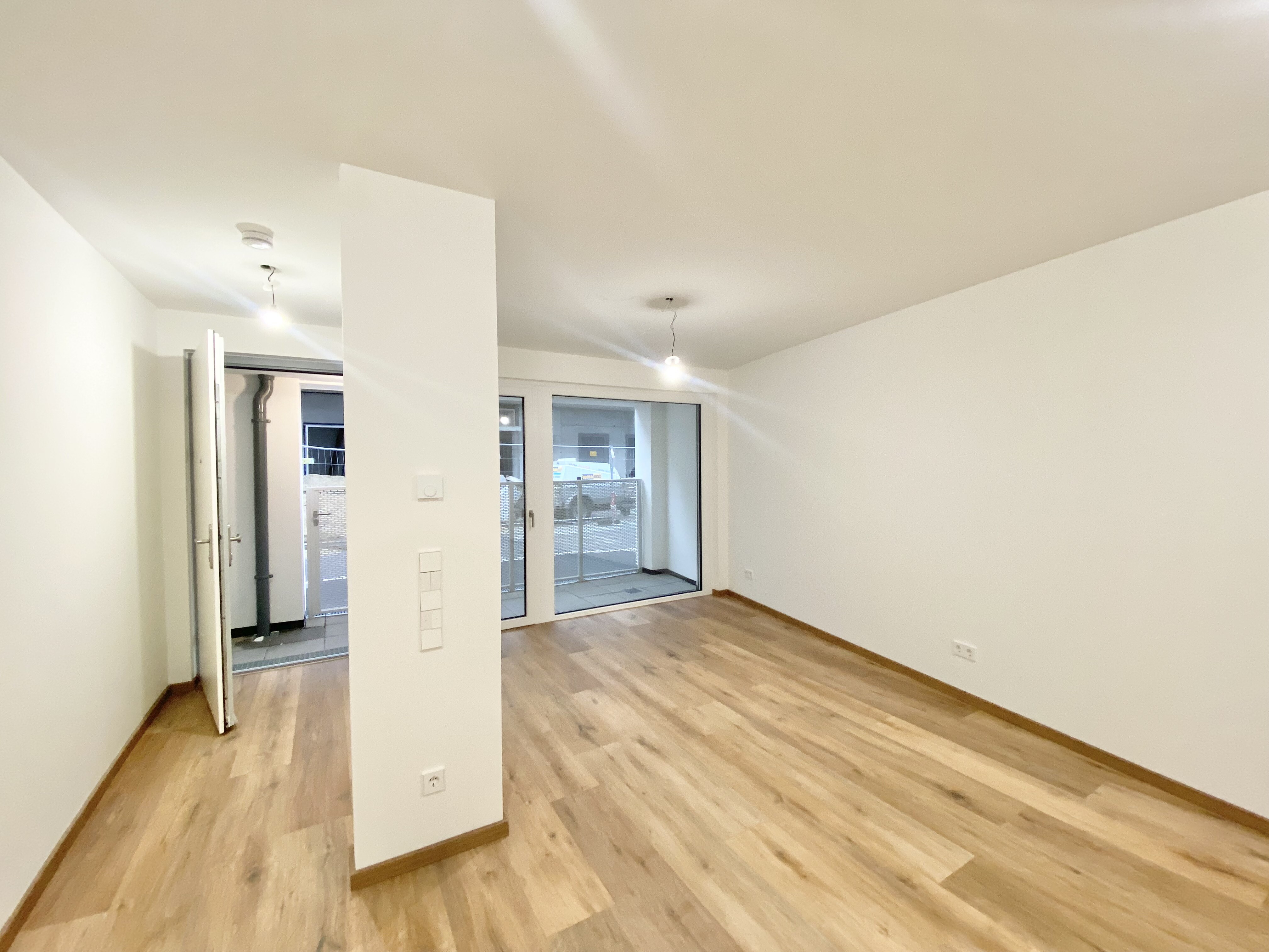 Eingangsbereich und Wohnzimer