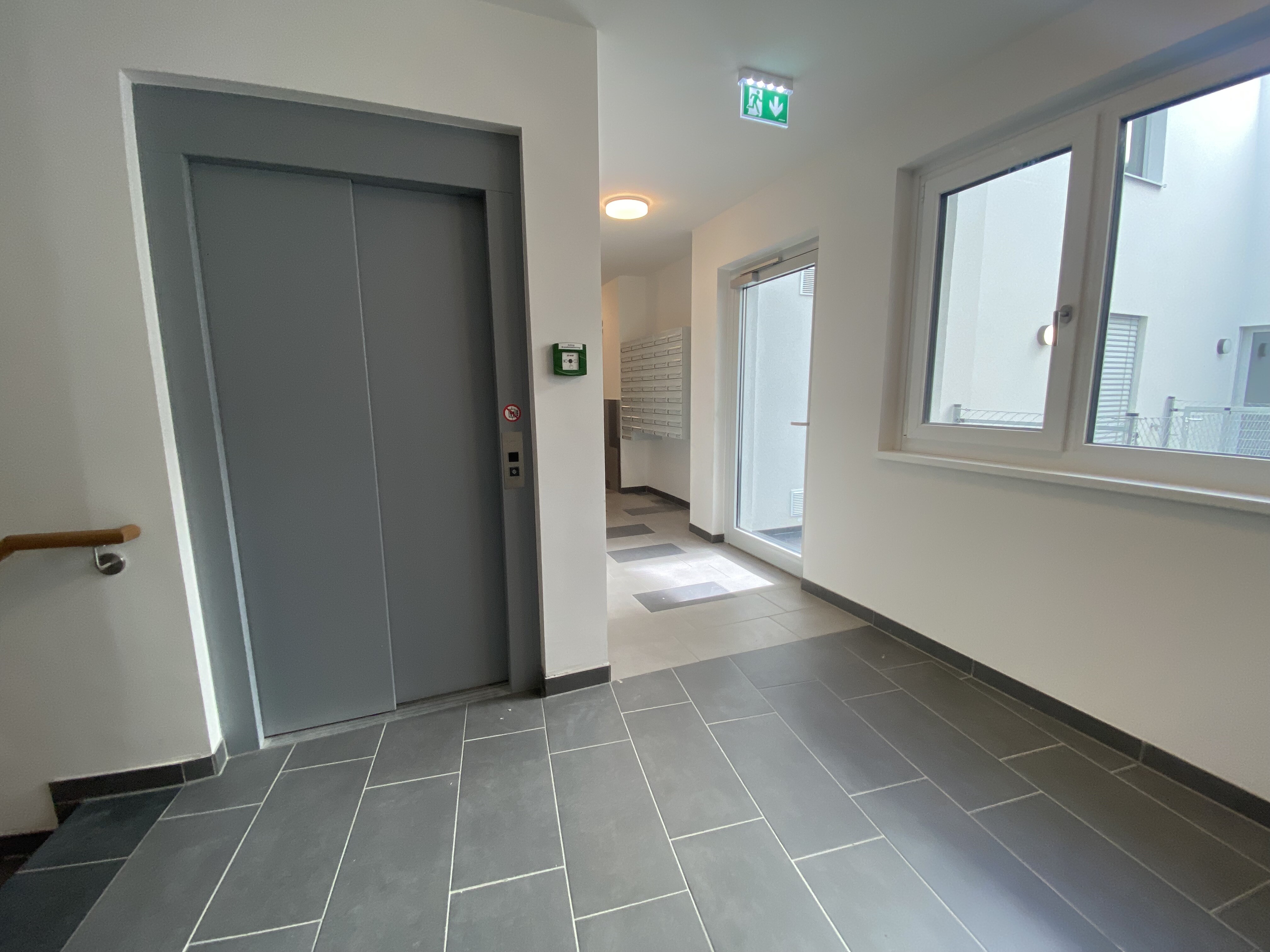 Lift und Eingangsbereich