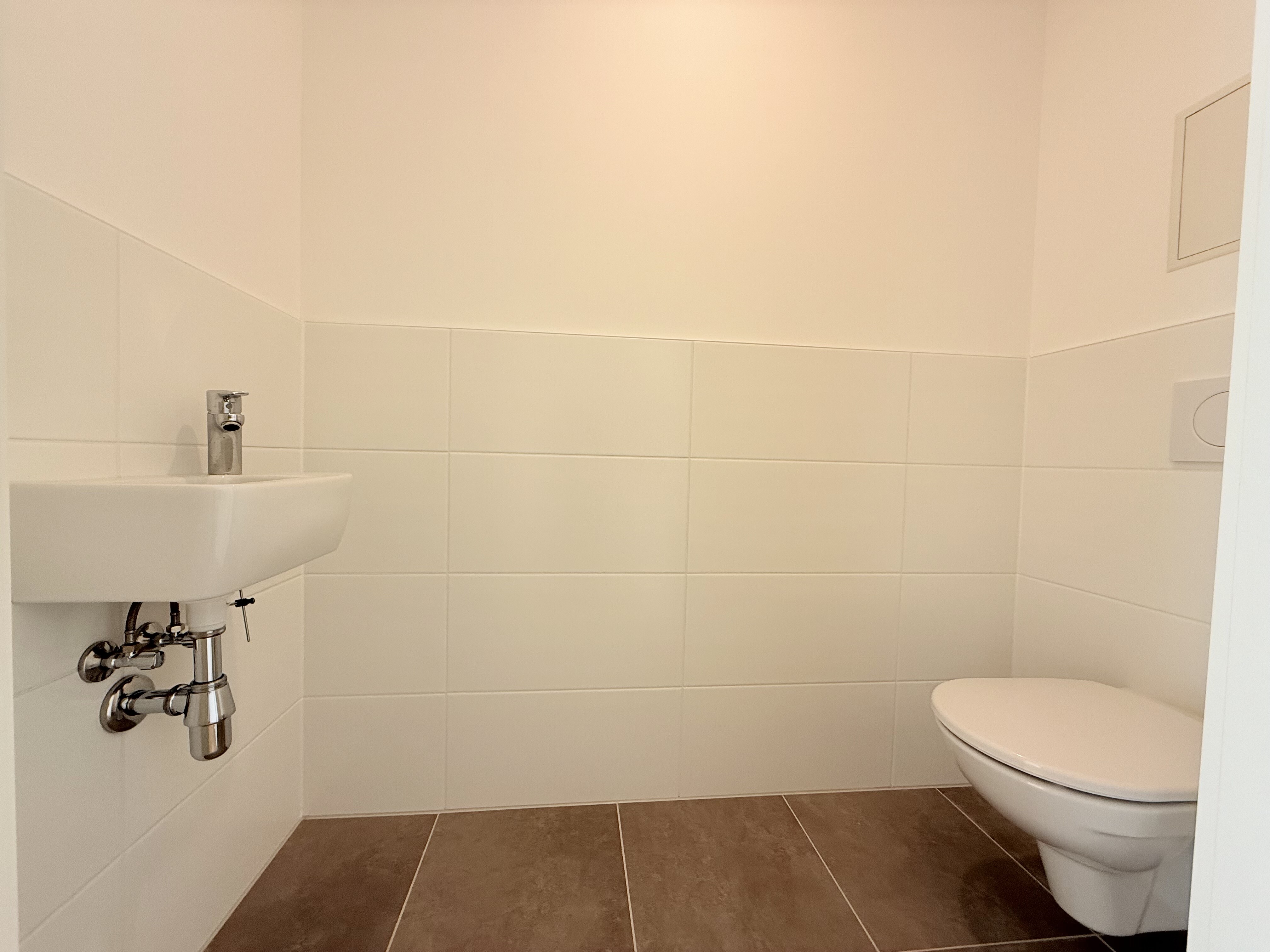 separates WC