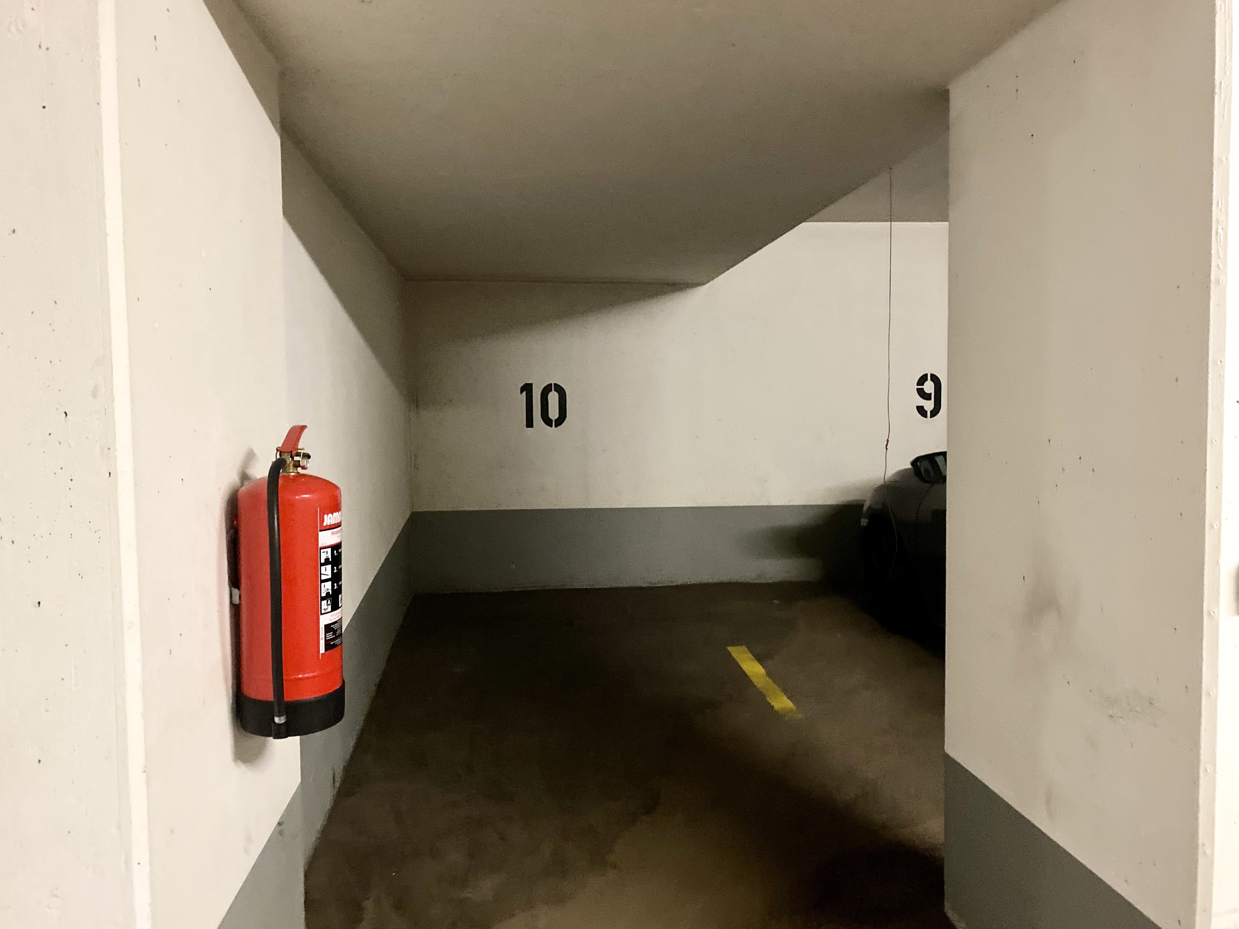 Geschützter Tiefgaragenplatz