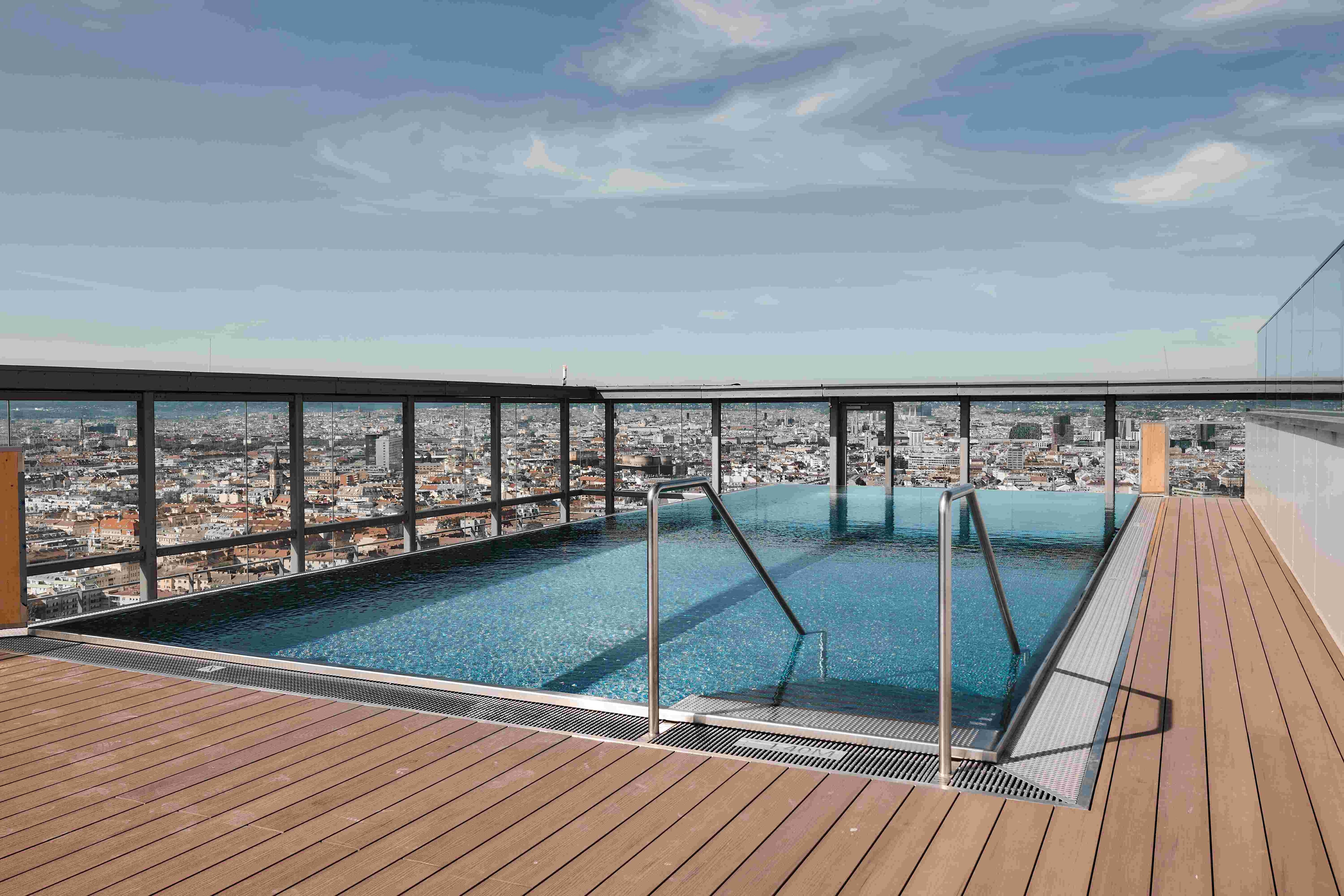 Pool am Dach