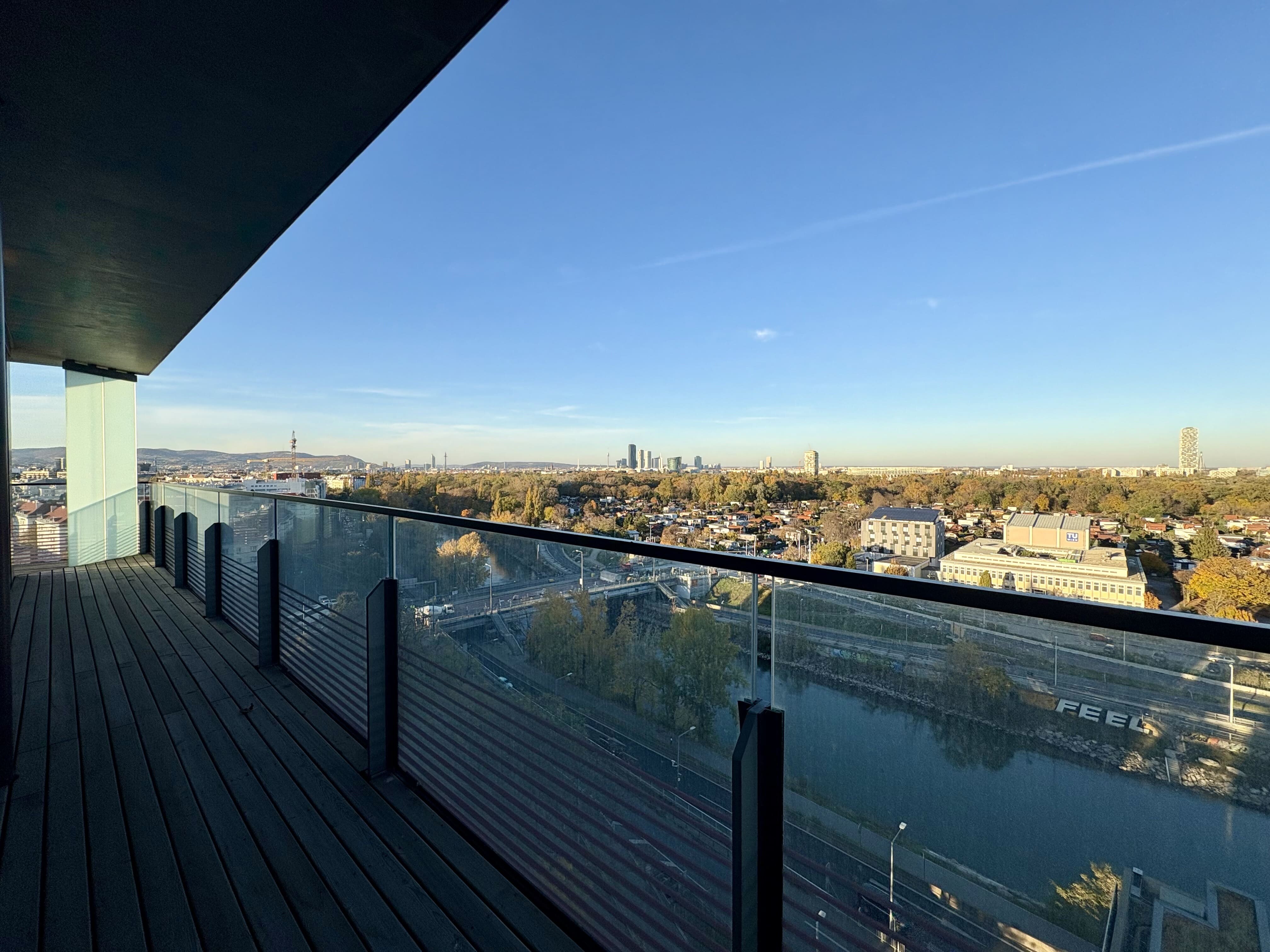 Balkon Donaukanal aufwärts
