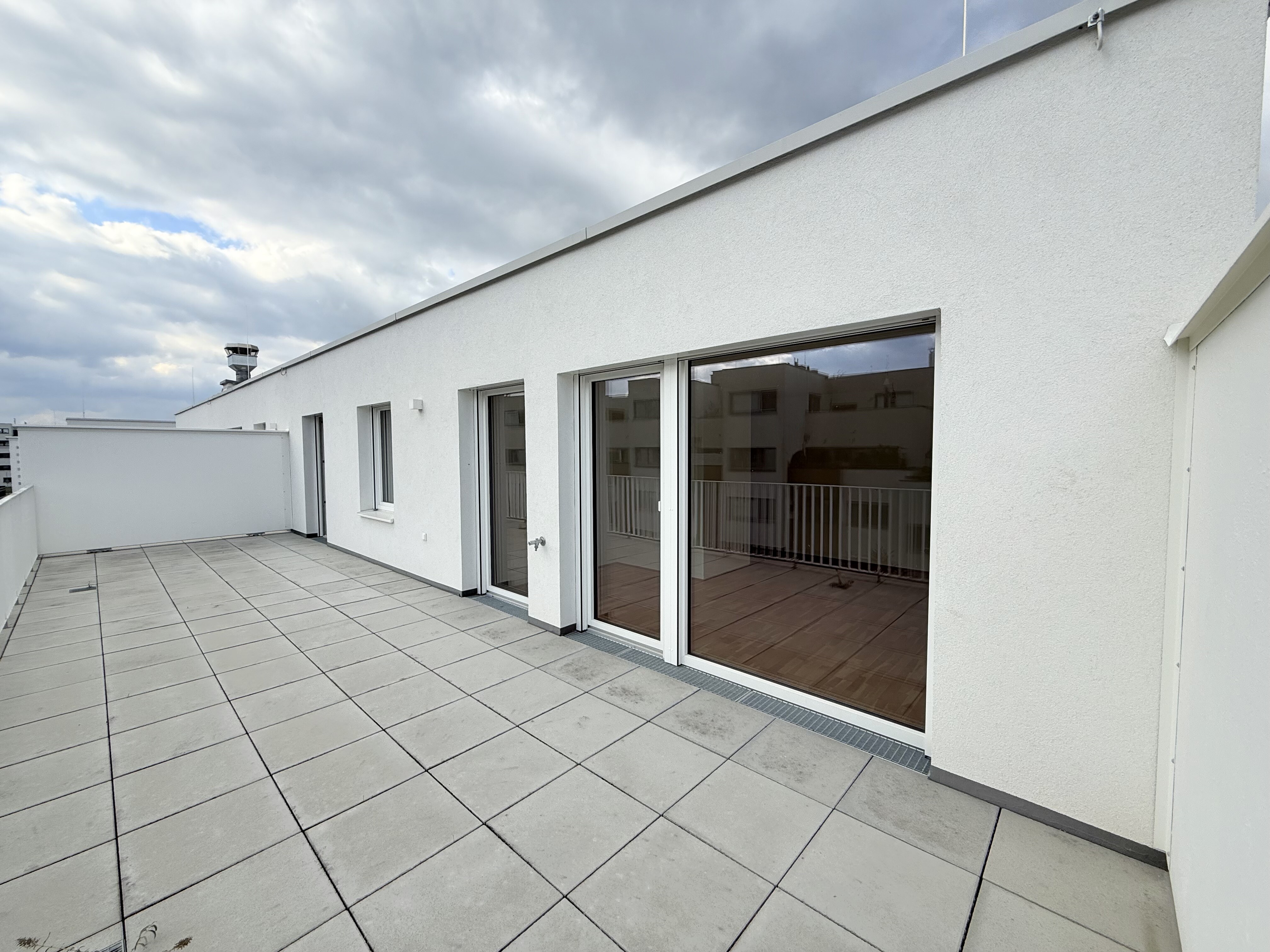 großzügige Terrasse