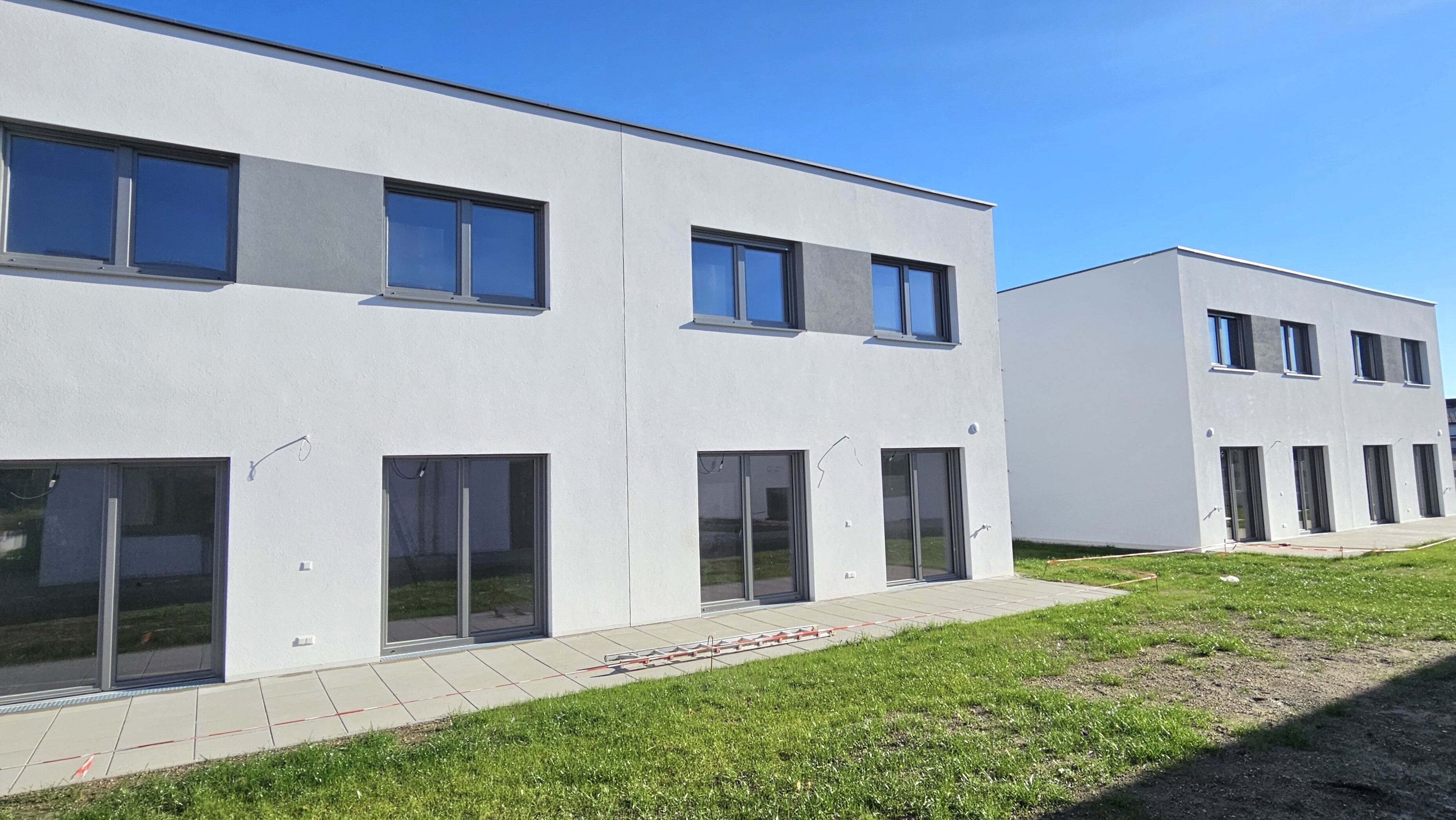 BT1 vorne G&auml;rten 1